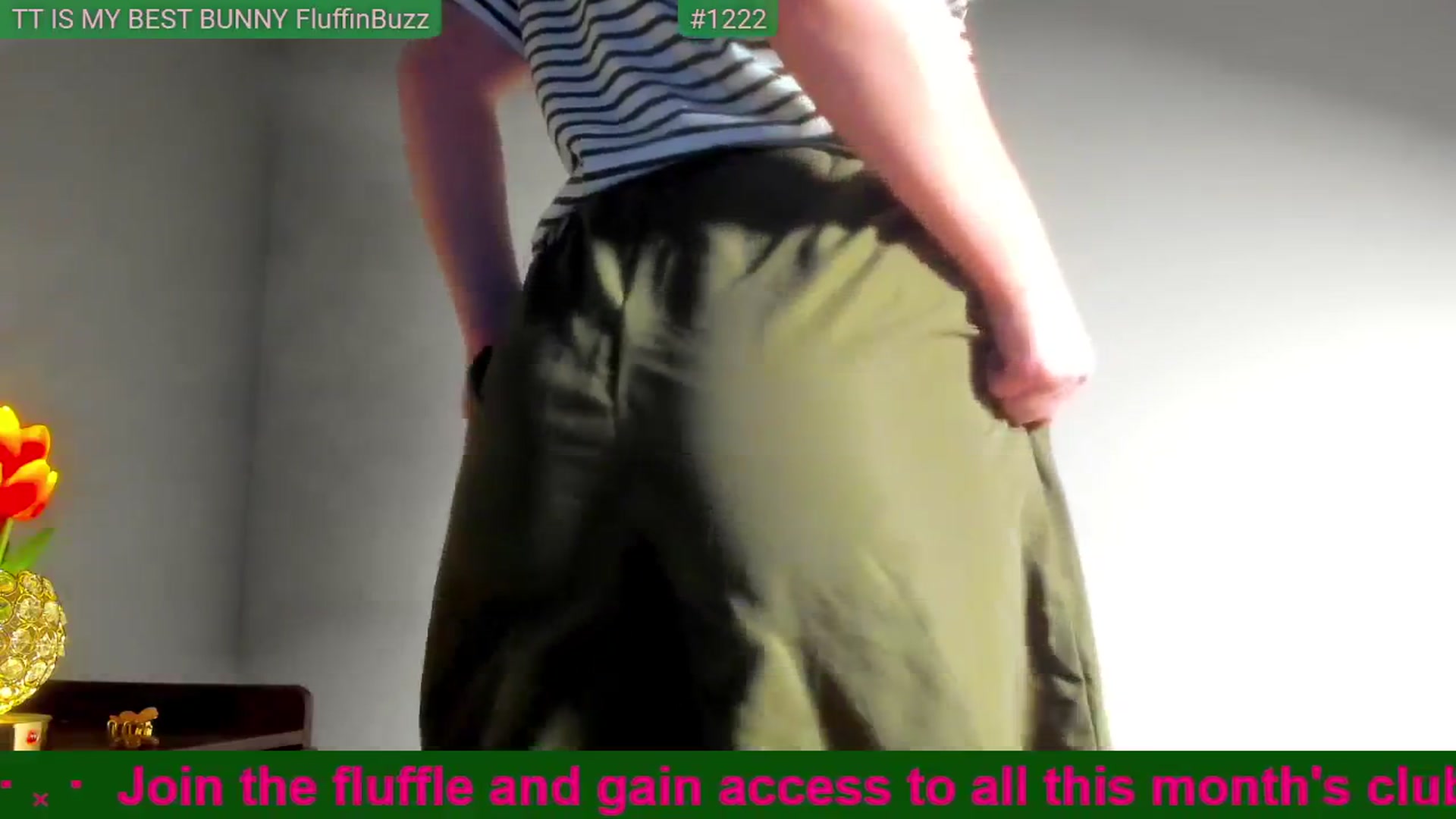 Gallery image thumbnail from FluffinRayRay's myfreecams stream on, 04/24/2026, 01:47 image 5 of 20