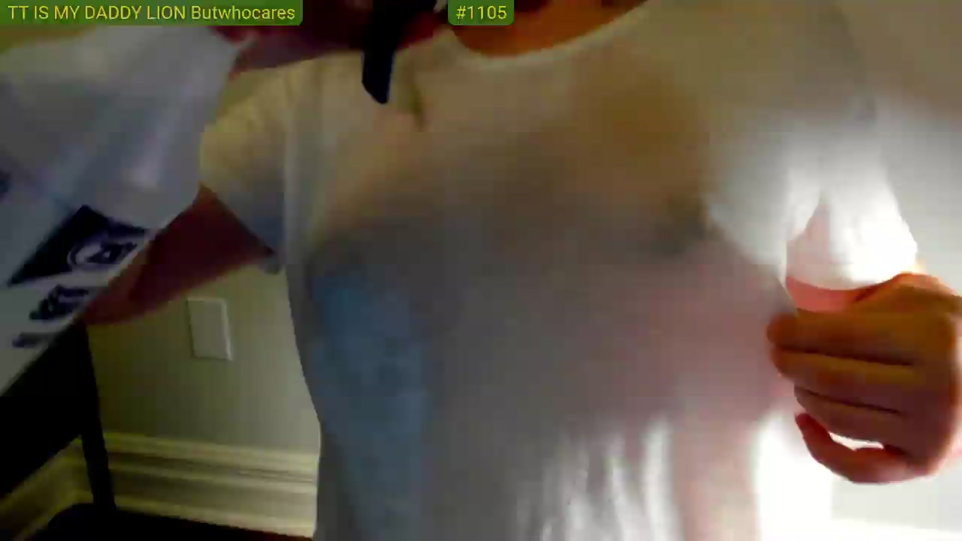 Gallery image thumbnail from FluffinRayRay's myfreecams stream on, 05/06/2026, 24:31 image 13 of 20