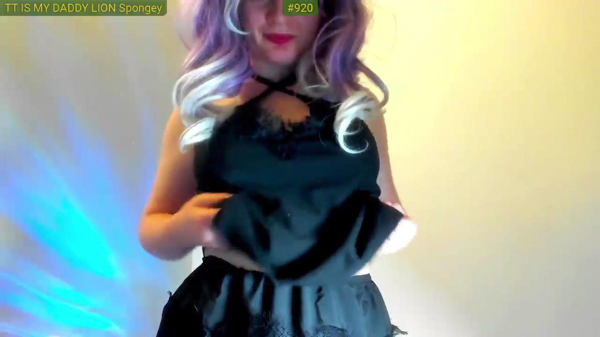 Gallery image thumbnail from FluffinRayRay's myfreecams stream on, 05/19/2026, 01:29 image 10 of 20