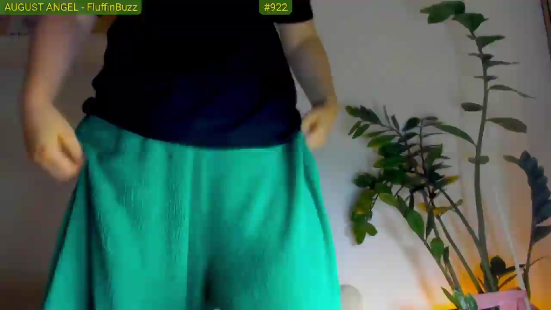 Gallery image thumbnail from FluffinRayRay's myfreecams stream on, 08/18/2026, 24:01 image 5 of 20