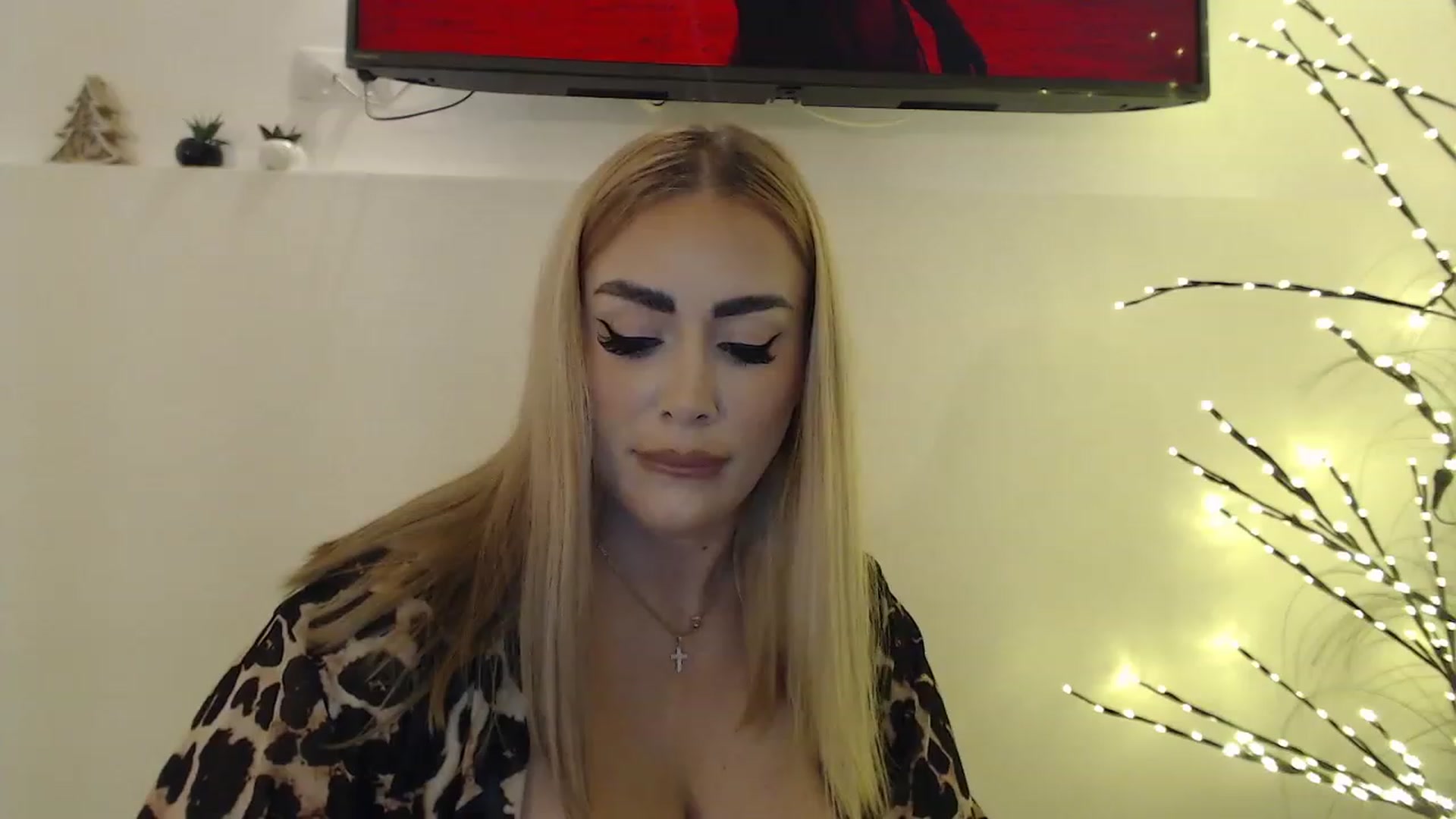 Gallery image thumbnail from Fluffycookie_'s myfreecams stream on, 02/20/2023, 14:27 image 11 of 20