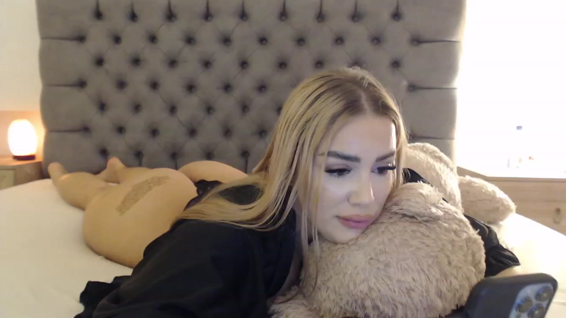 Gallery image thumbnail from Fluffycookie_'s myfreecams stream on, 03/27/2023, 16:48 image 10 of 20