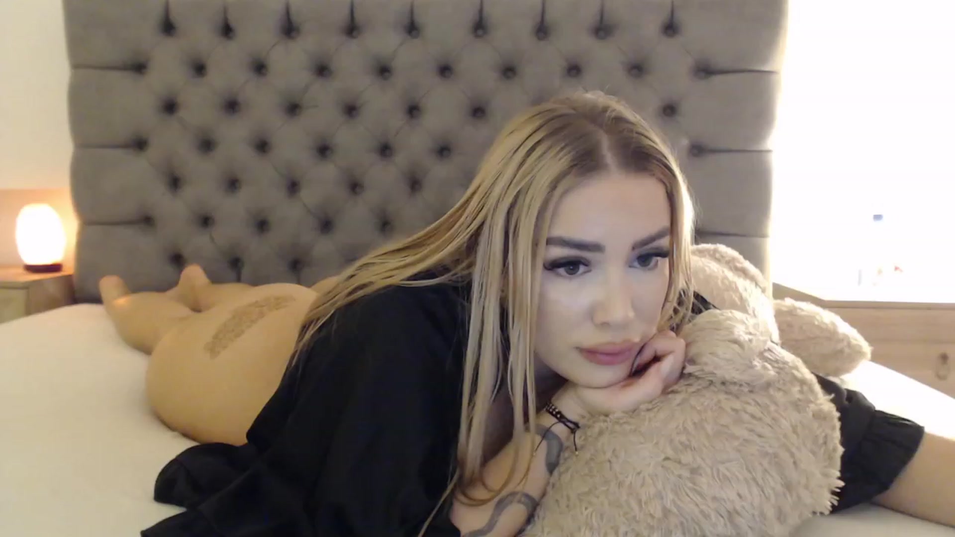 Gallery image thumbnail from Fluffycookie_'s myfreecams stream on, 03/27/2023, 16:48 image 14 of 20