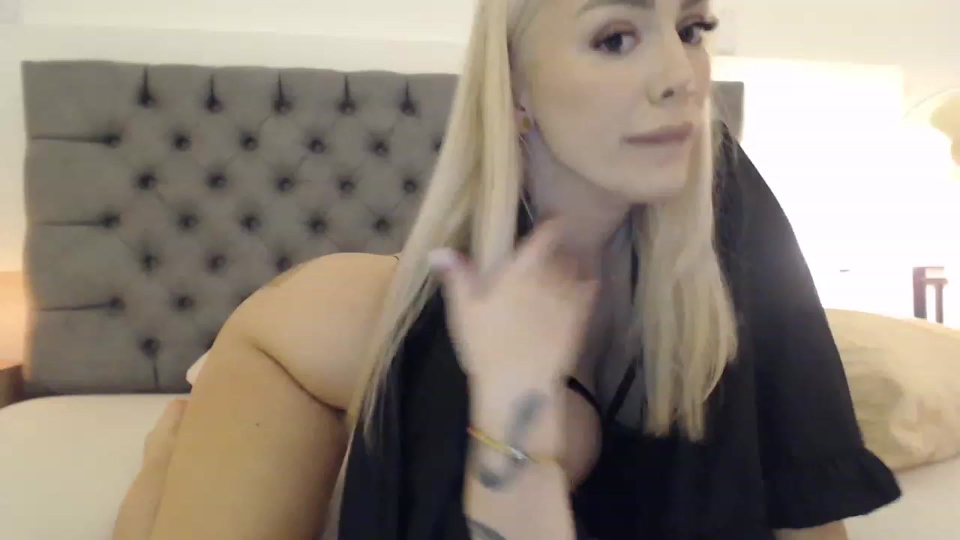 Gallery image thumbnail from Fluffycookie_'s myfreecams stream on, 10/11/2023, 13:01 image 14 of 20