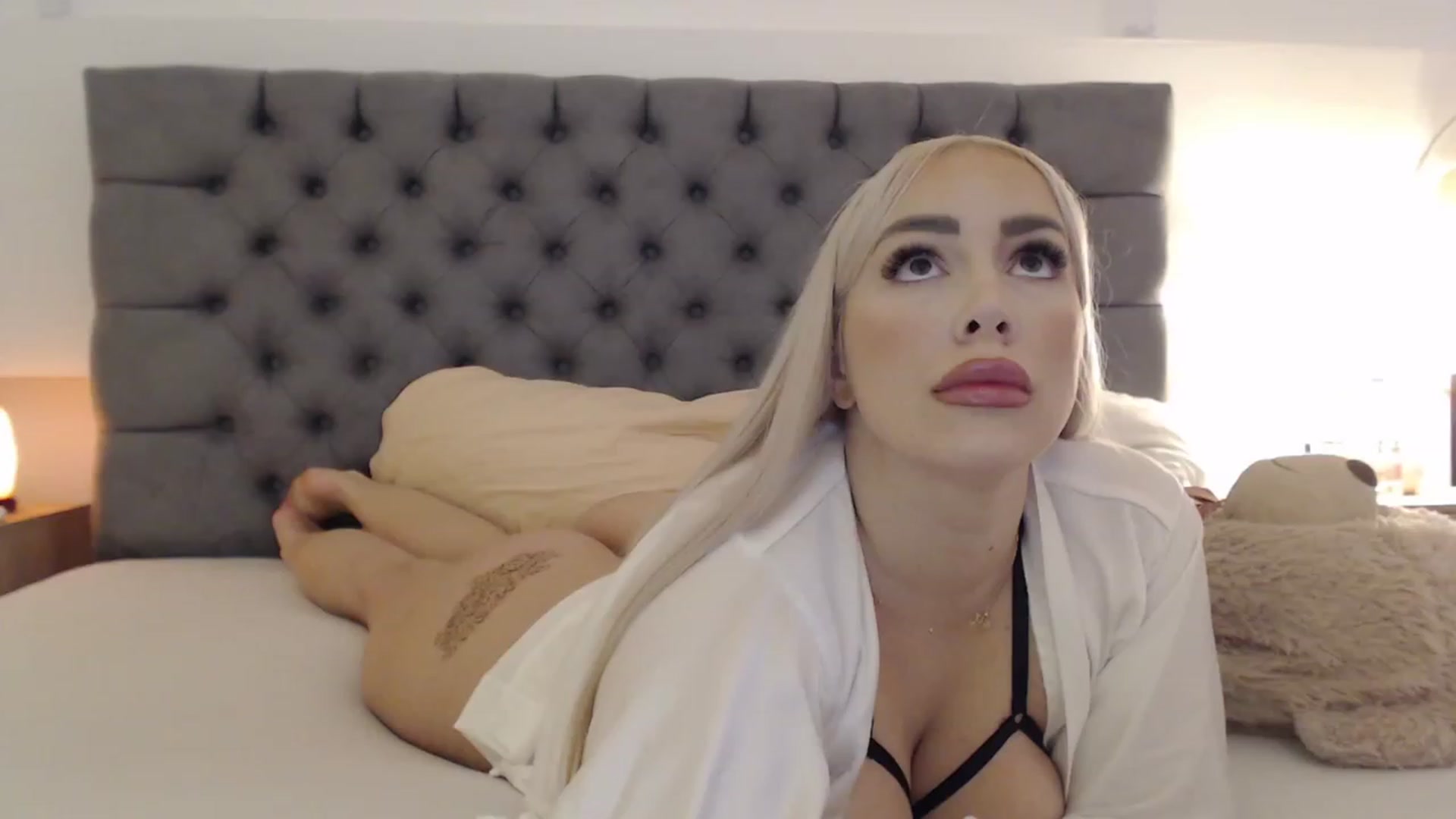 Gallery image thumbnail from Fluffycookie_'s myfreecams stream on, 10/17/2023, 13:48 image 7 of 20