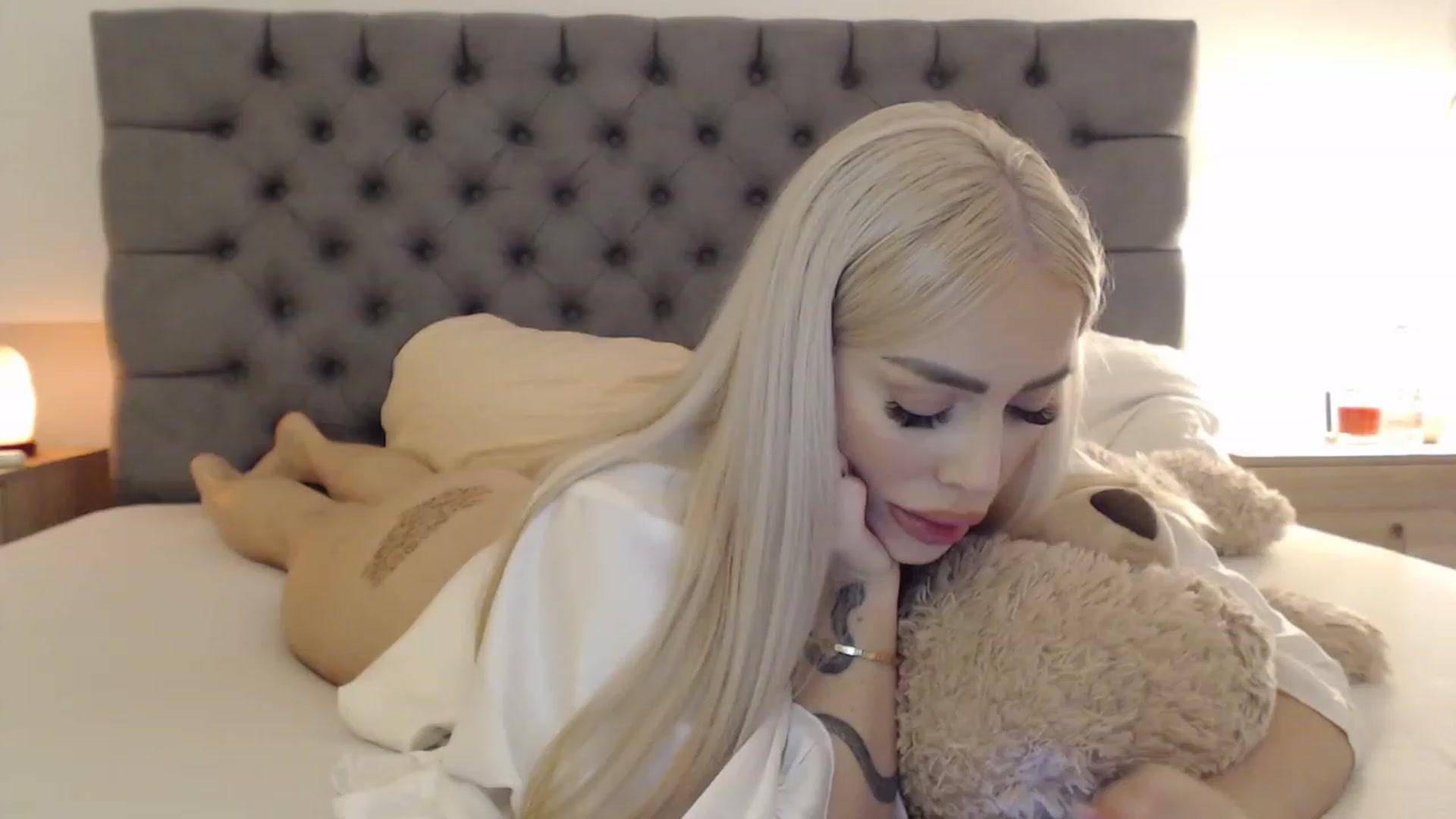 Gallery image thumbnail from Fluffycookie_'s myfreecams stream on, 10/17/2023, 13:48 image 3 of 20