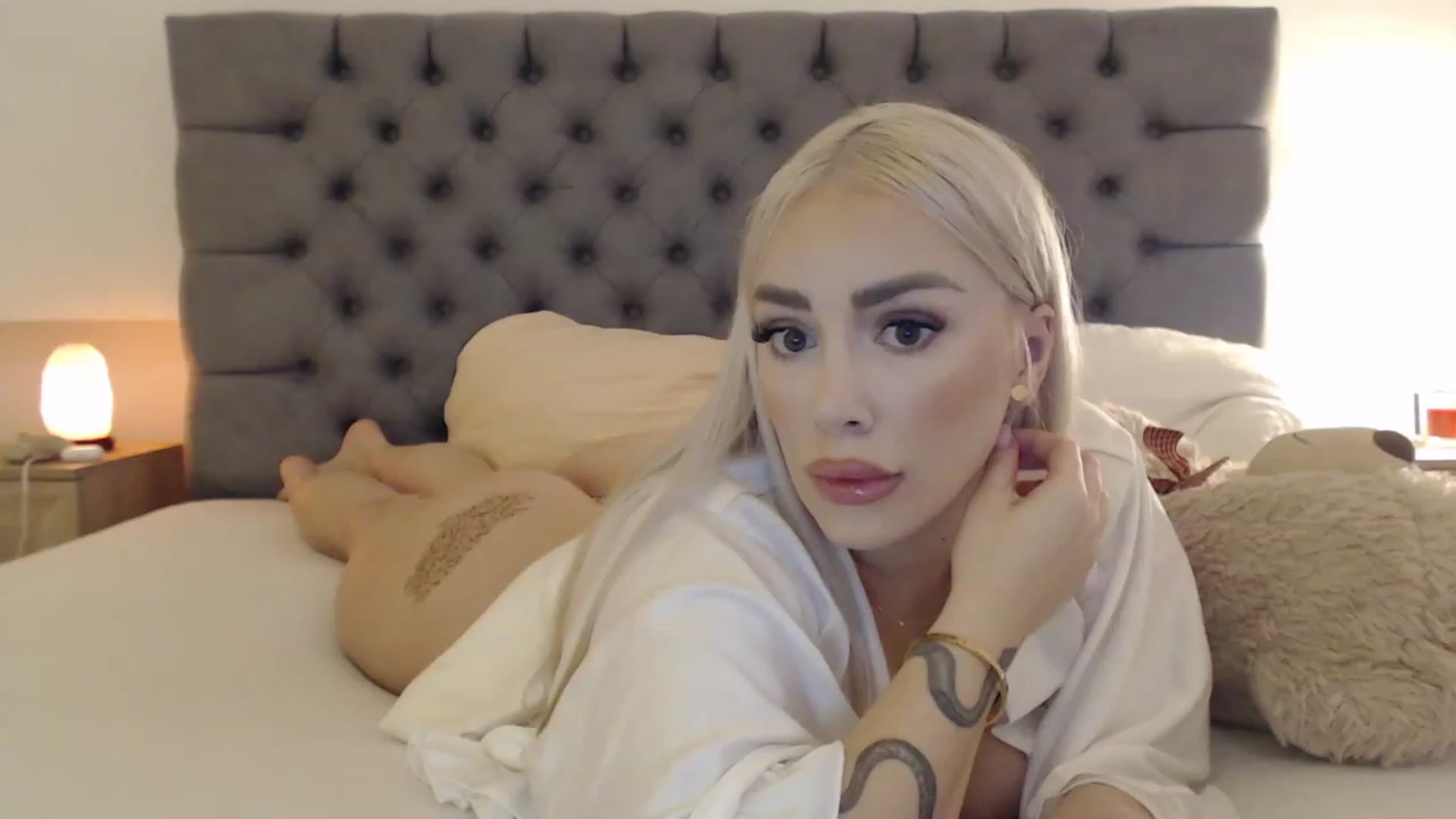 Gallery image thumbnail from Fluffycookie_'s myfreecams stream on, 10/17/2023, 13:48 image 1 of 20