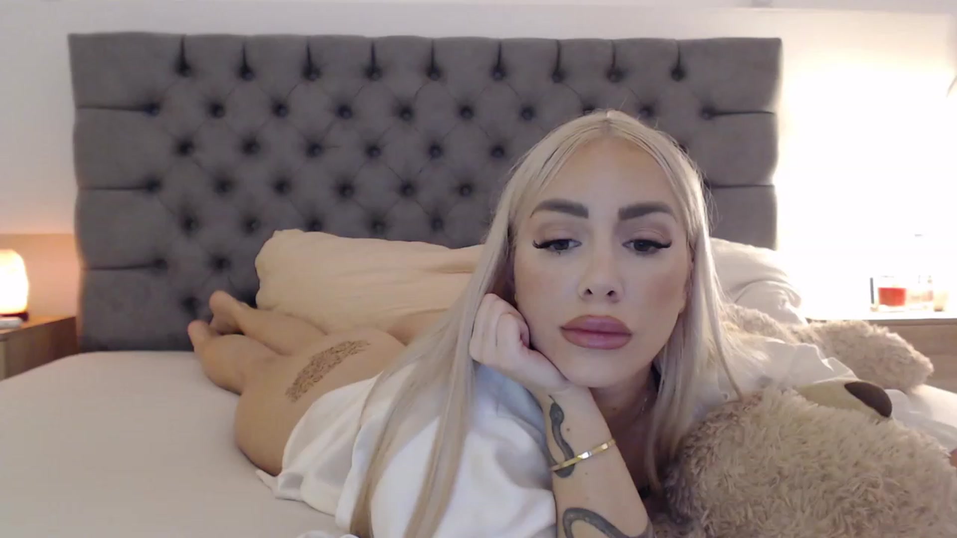 Gallery image thumbnail from Fluffycookie_'s myfreecams stream on, 10/17/2023, 13:48 image 19 of 20