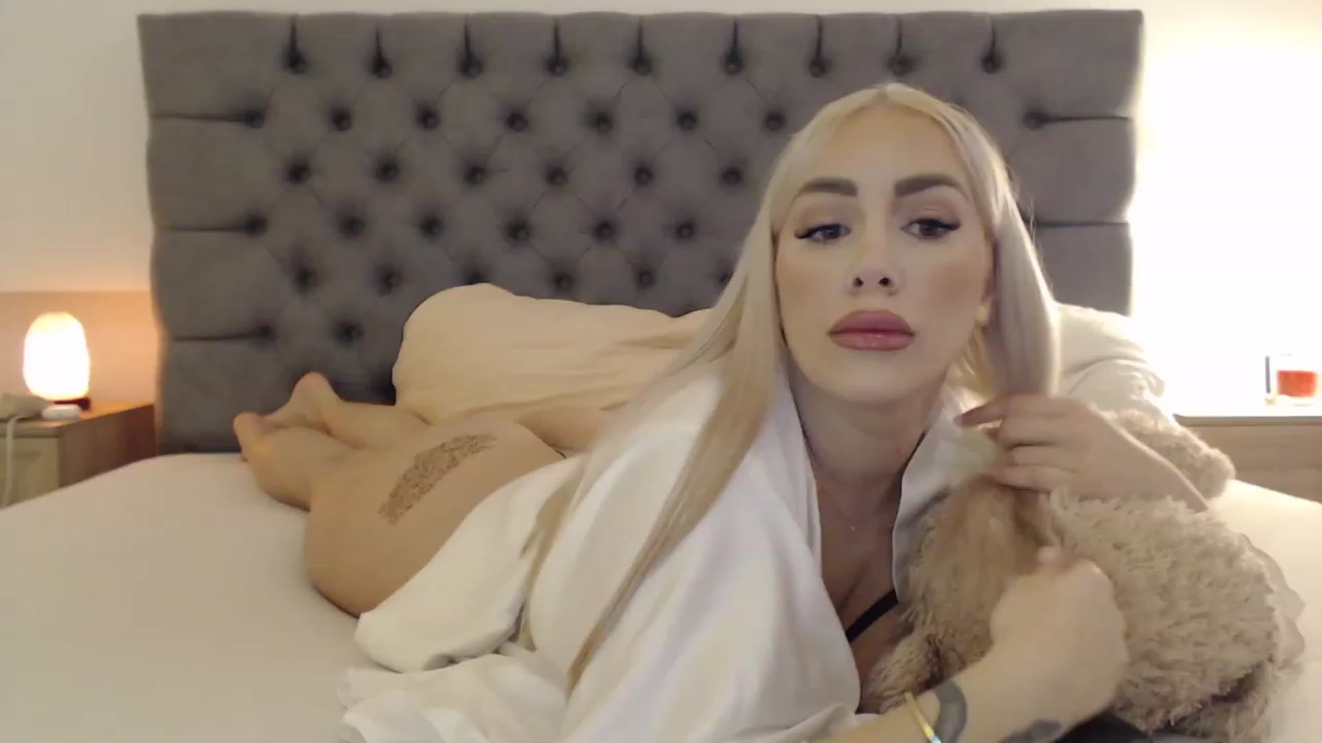 Gallery image thumbnail from Fluffycookie_'s myfreecams stream on, 10/17/2023, 13:48 image 2 of 20