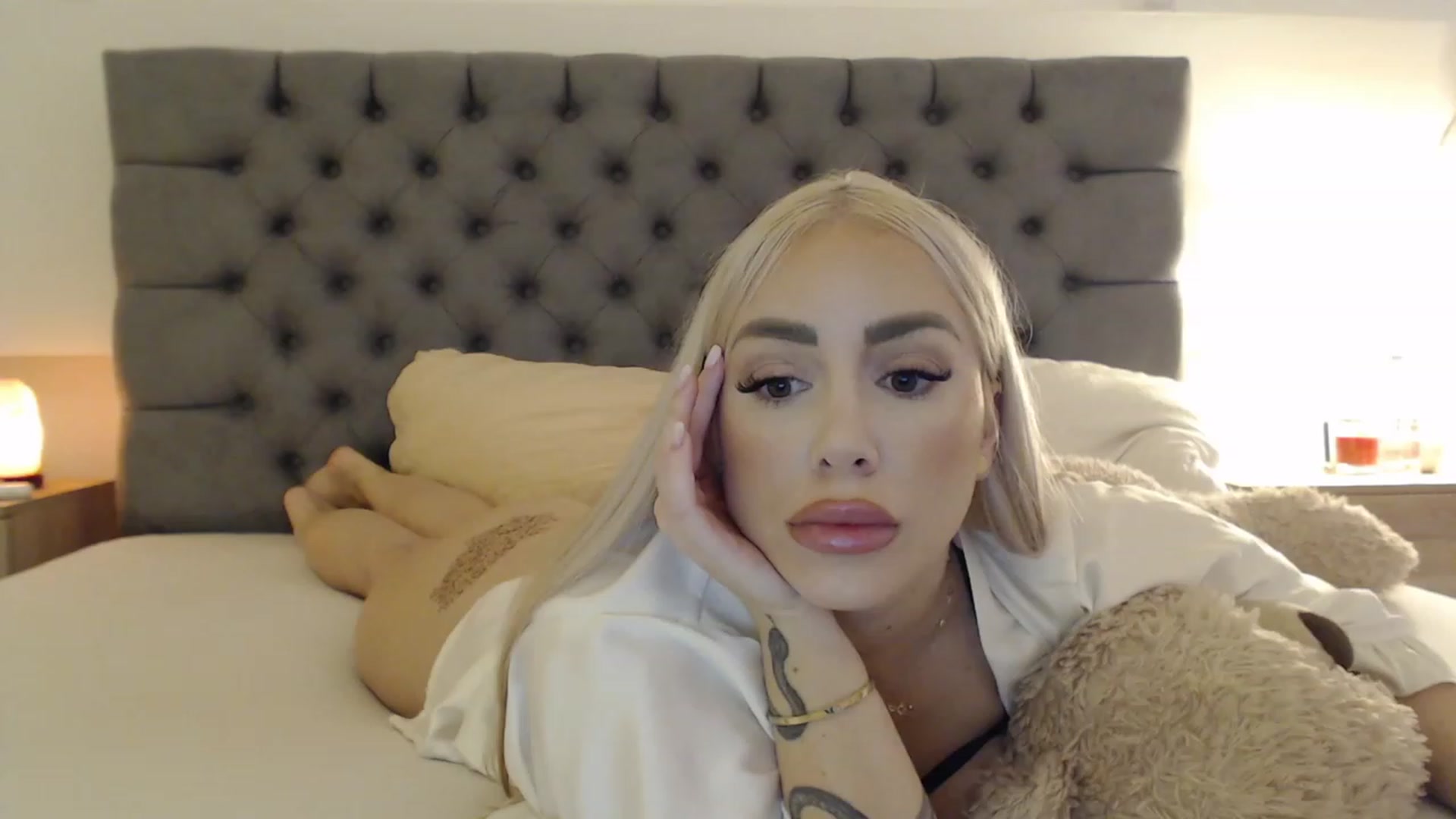 Gallery image thumbnail from Fluffycookie_'s myfreecams stream on, 10/17/2023, 13:48 image 17 of 20
