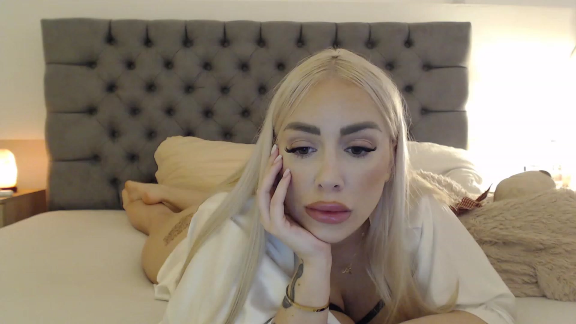 Gallery image thumbnail from Fluffycookie_'s myfreecams stream on, 10/17/2023, 13:48 image 16 of 20
