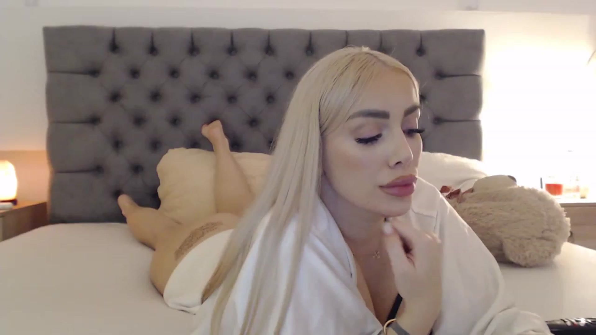 Gallery image thumbnail from Fluffycookie_'s myfreecams stream on, 10/17/2023, 14:23 image 6 of 20