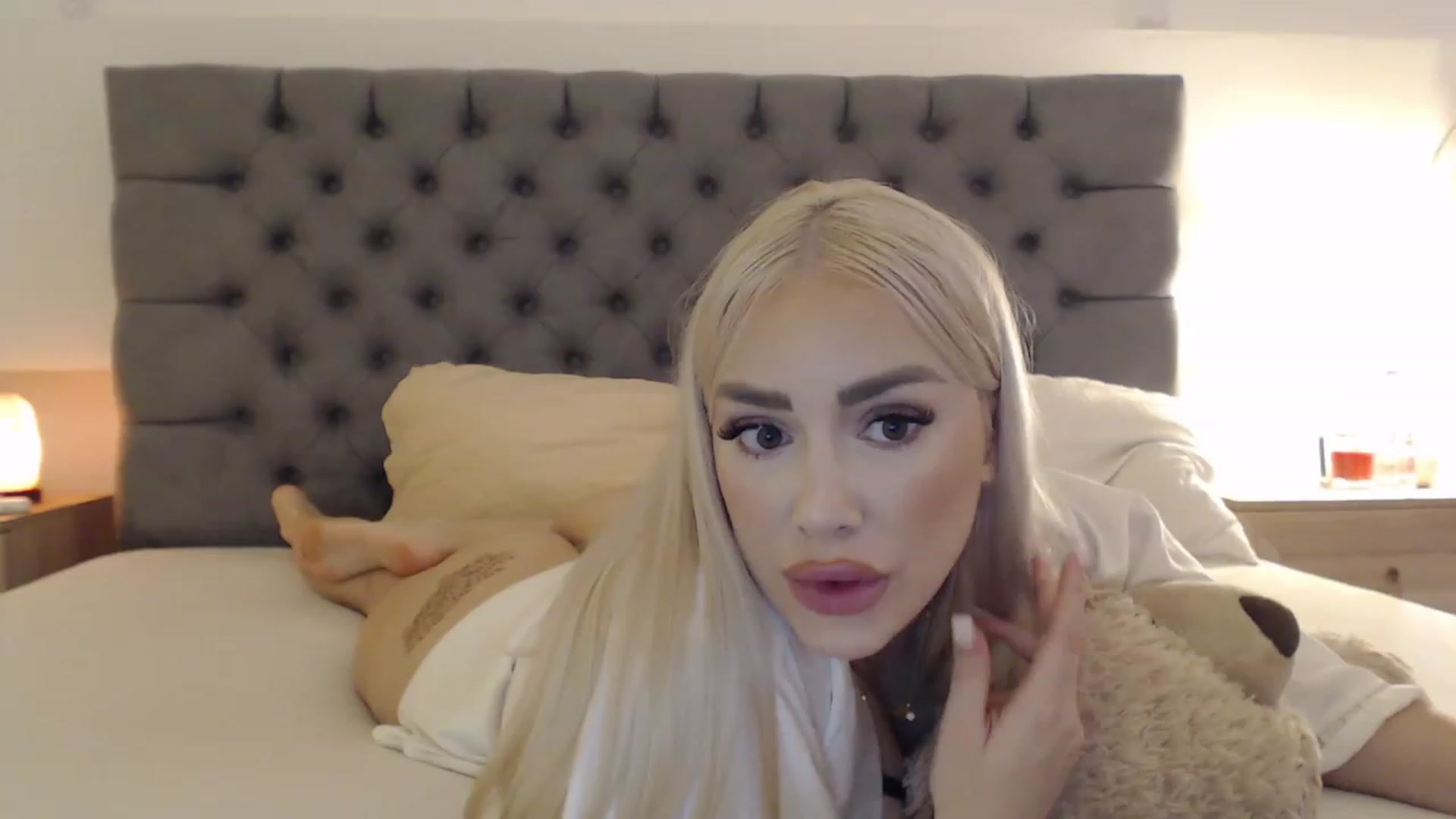 Gallery image thumbnail from Fluffycookie_'s myfreecams stream on, 10/17/2023, 14:23 image 19 of 20
