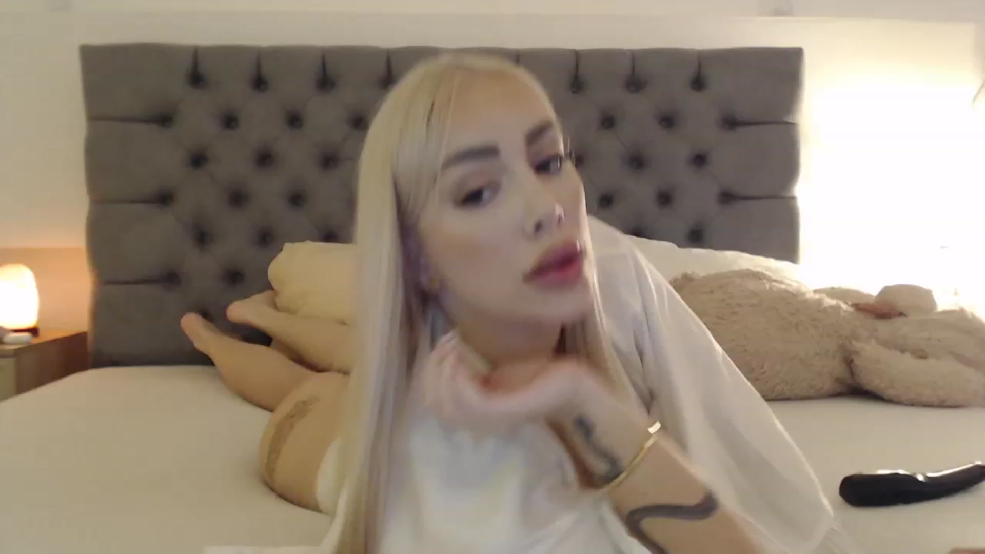 Gallery image thumbnail from Fluffycookie_'s myfreecams stream on, 10/17/2023, 14:42 image 17 of 20