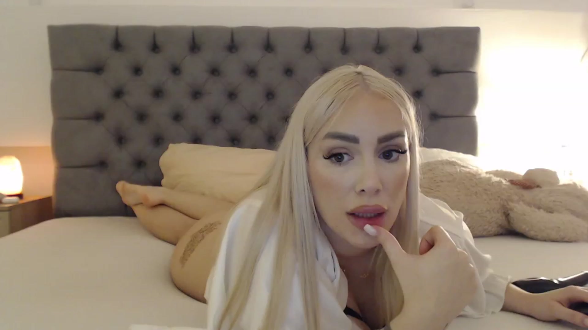 Gallery image thumbnail from Fluffycookie_'s myfreecams stream on, 10/17/2023, 14:42 image 19 of 20