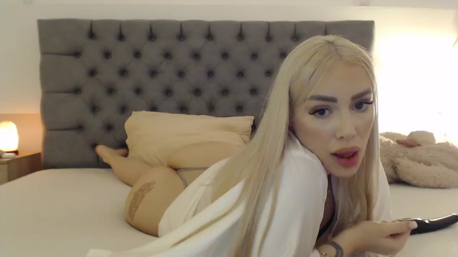 Gallery image thumbnail from Fluffycookie_'s myfreecams stream on, 10/17/2023, 14:42 image 14 of 20