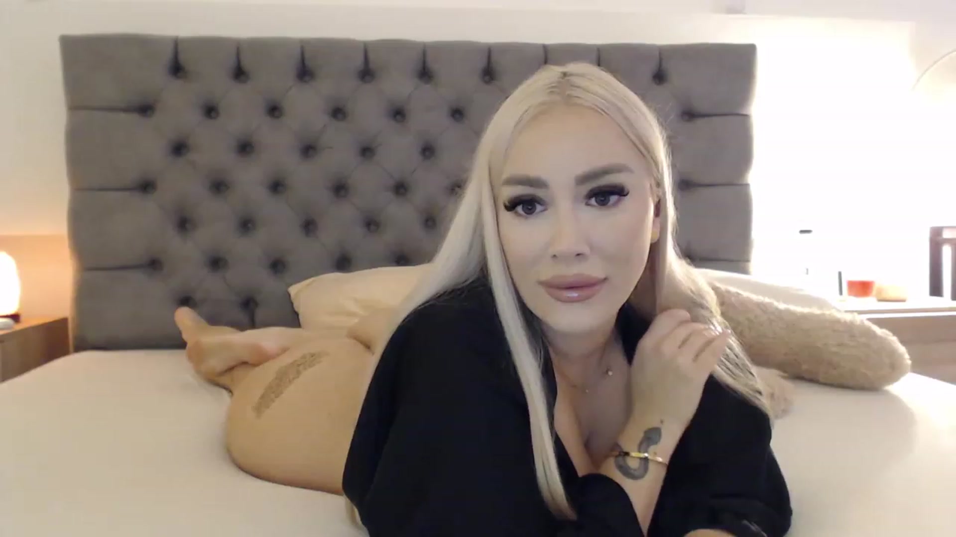 Gallery image thumbnail from Fluffycookie_'s myfreecams stream on, 10/20/2023, 11:23 image 10 of 20