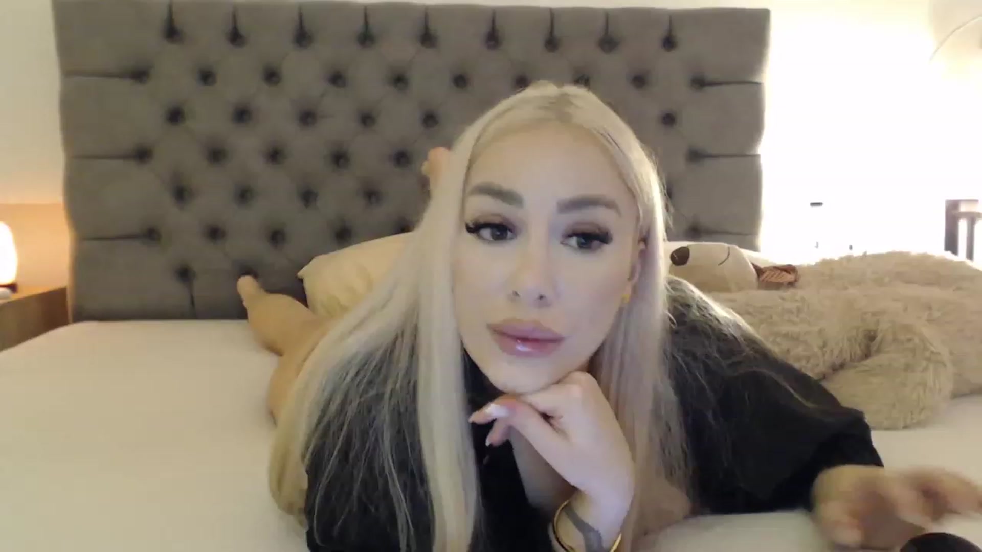 Gallery image thumbnail from Fluffycookie_'s myfreecams stream on, 10/20/2023, 13:00 image 11 of 20