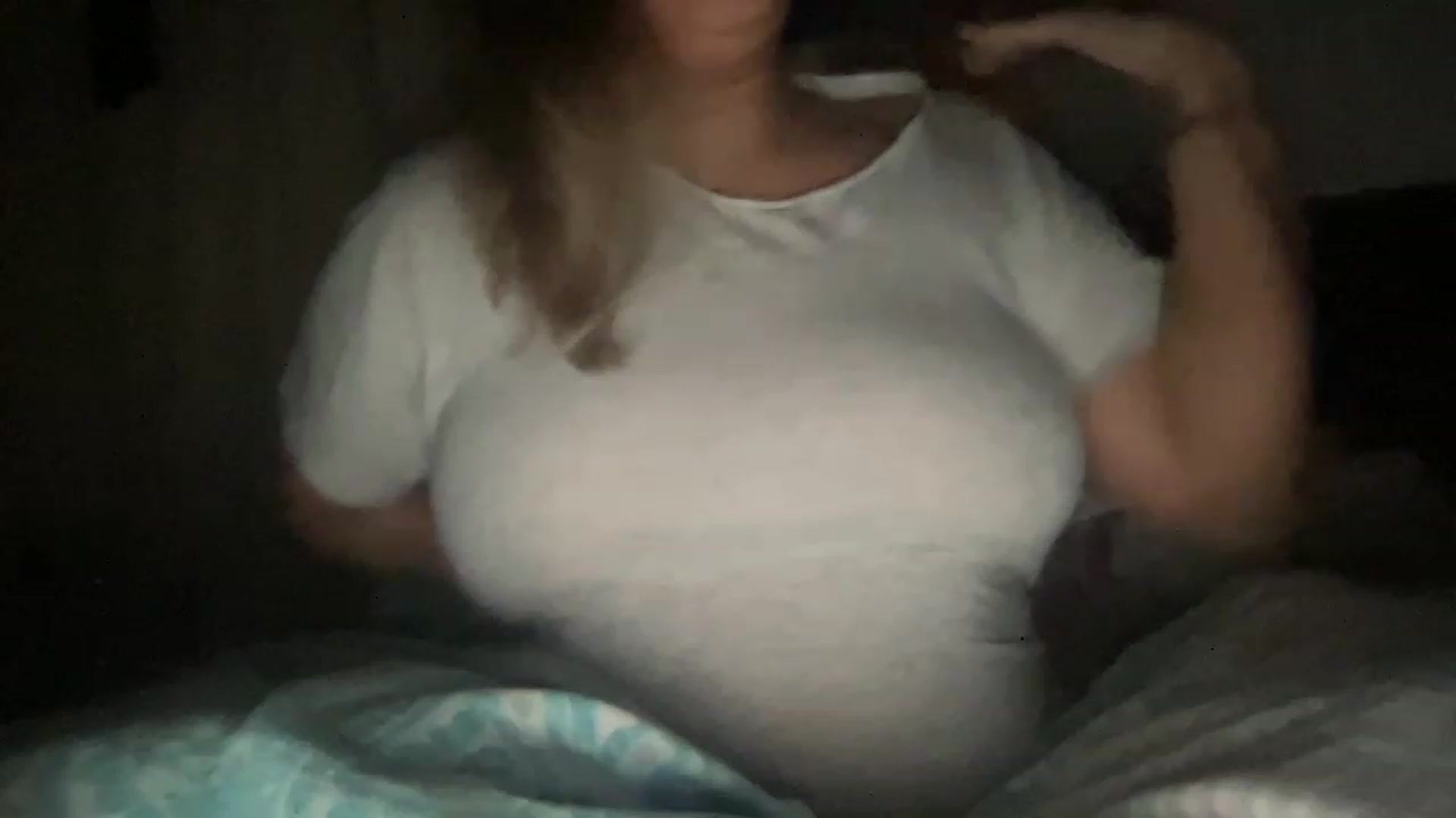 Gallery image thumbnail from Flygyal's myfreecams stream on, 11/15/2022, 22:54 image 19 of 20
