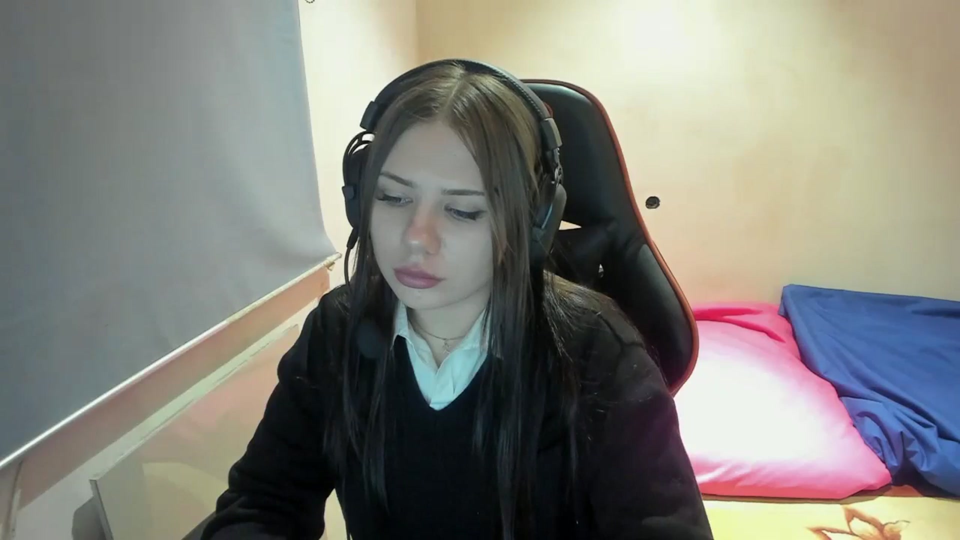 Gallery image thumbnail from FlyingDream's myfreecams stream on, 11/16/2024, 20:21 image 6 of 20
