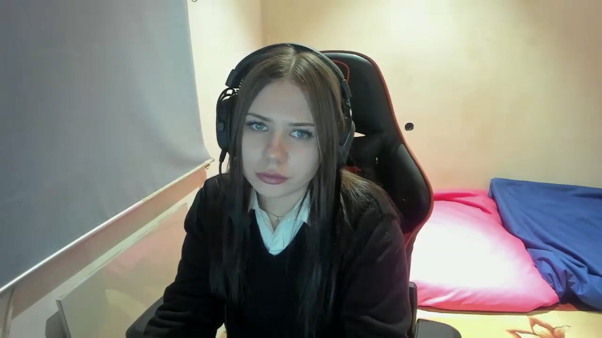 Gallery image thumbnail from FlyingDream's myfreecams stream on, 11/16/2024, 20:21 image 11 of 20