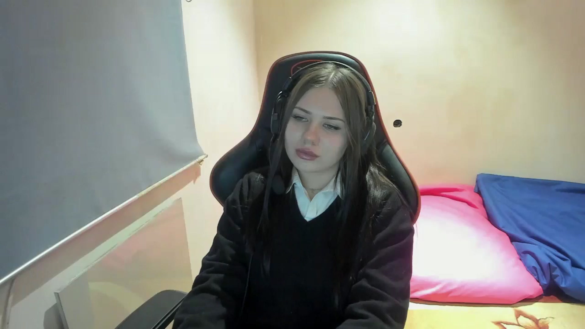 Gallery image thumbnail from FlyingDream's myfreecams stream on, 11/16/2024, 20:21 image 5 of 20