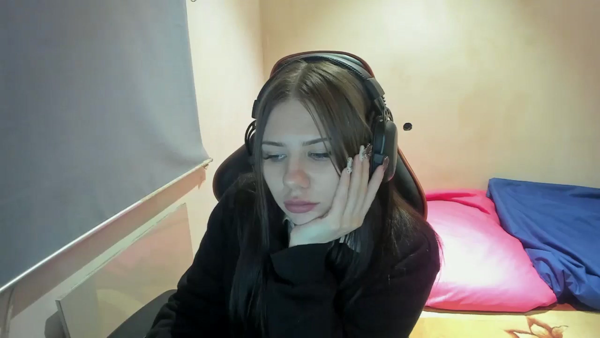 Gallery image thumbnail from FlyingDream's myfreecams stream on, 11/16/2024, 20:21 image 12 of 20