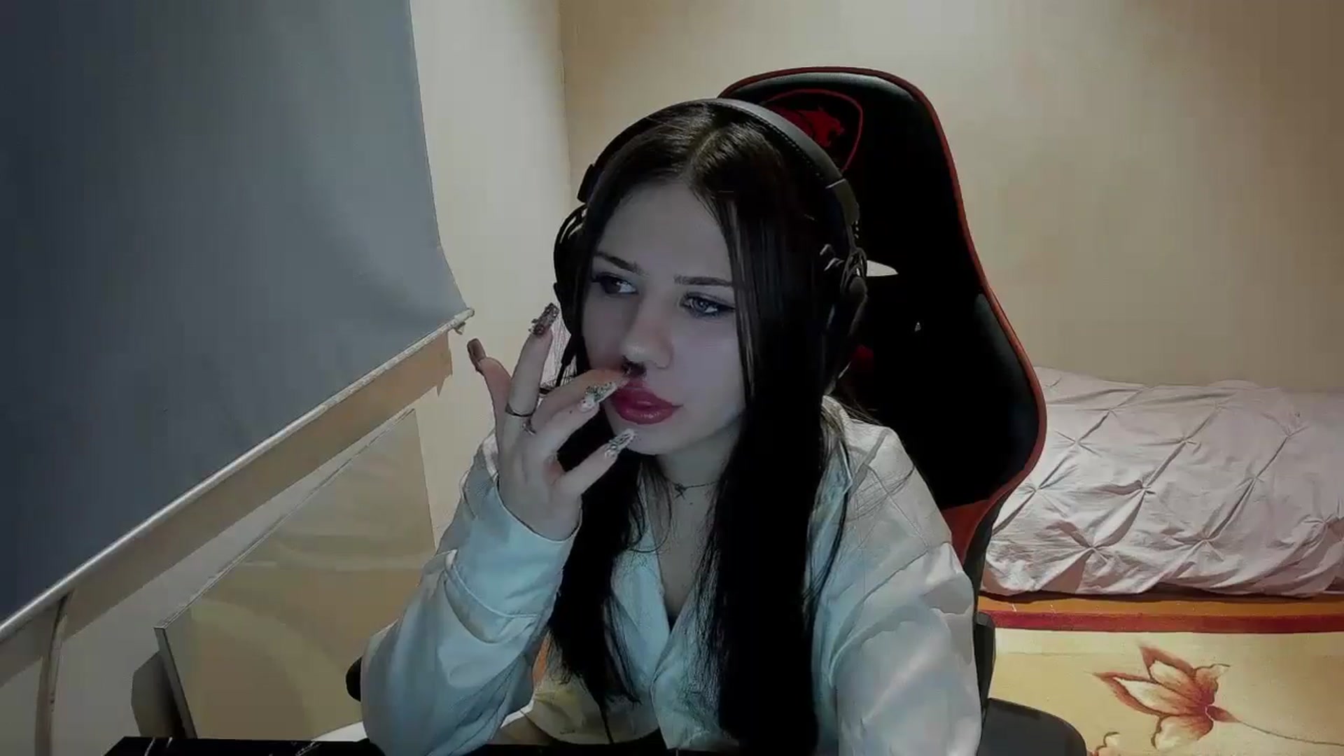 Gallery image thumbnail from FlyingDream's myfreecams stream on, 11/17/2024, 17:39 image 5 of 20