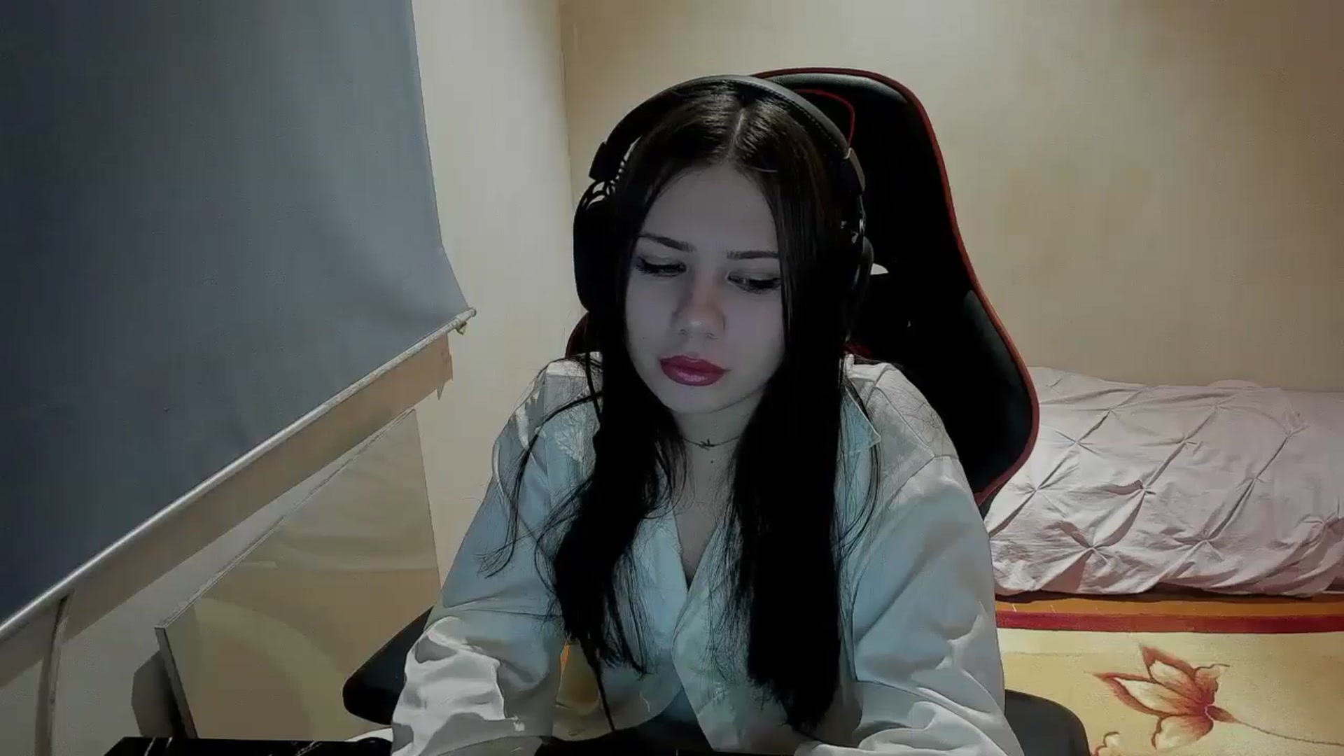 Gallery image thumbnail from FlyingDream's myfreecams stream on, 11/17/2024, 17:39 image 6 of 20