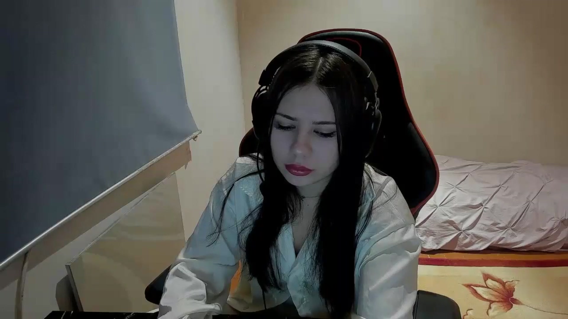 Gallery image thumbnail from FlyingDream's myfreecams stream on, 11/17/2024, 17:39 image 3 of 20