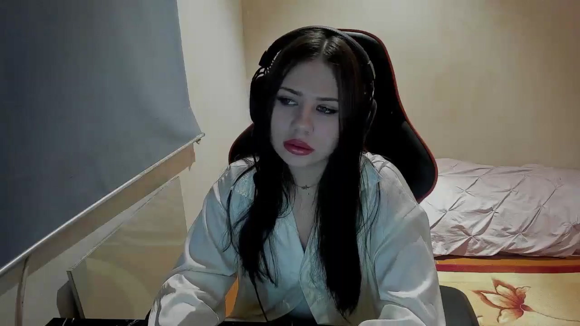 Gallery image thumbnail from FlyingDream's myfreecams stream on, 11/17/2024, 17:39 image 9 of 20