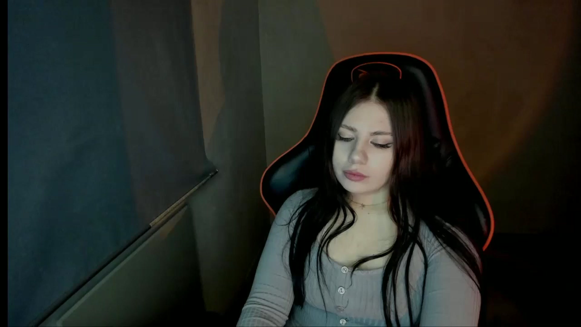 Gallery image thumbnail from FlyingDream's myfreecams stream on, 12/25/2024, 17:40 image 2 of 20