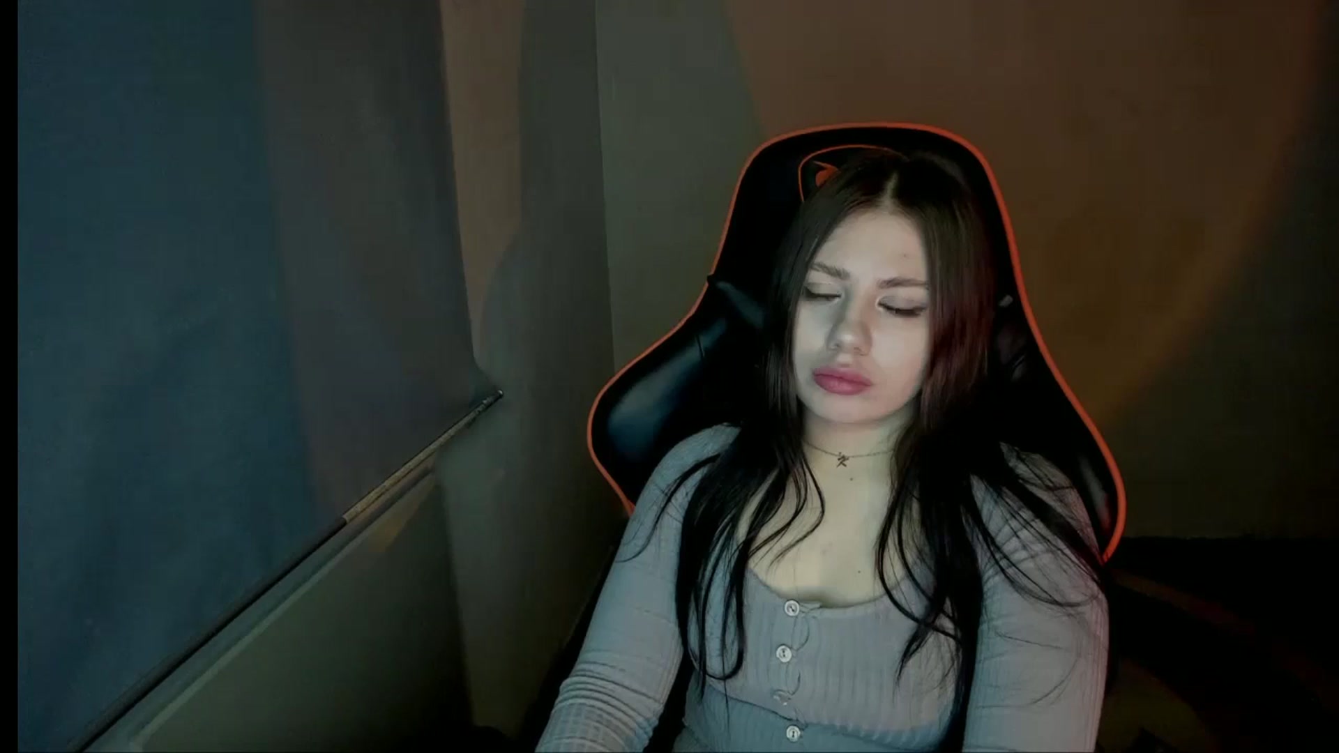 Gallery image thumbnail from FlyingDream's myfreecams stream on, 12/25/2024, 18:29 image 13 of 20