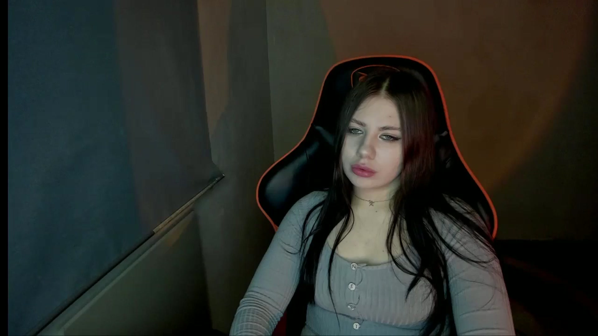 Gallery image thumbnail from FlyingDream's myfreecams stream on, 12/25/2024, 18:29 image 15 of 20