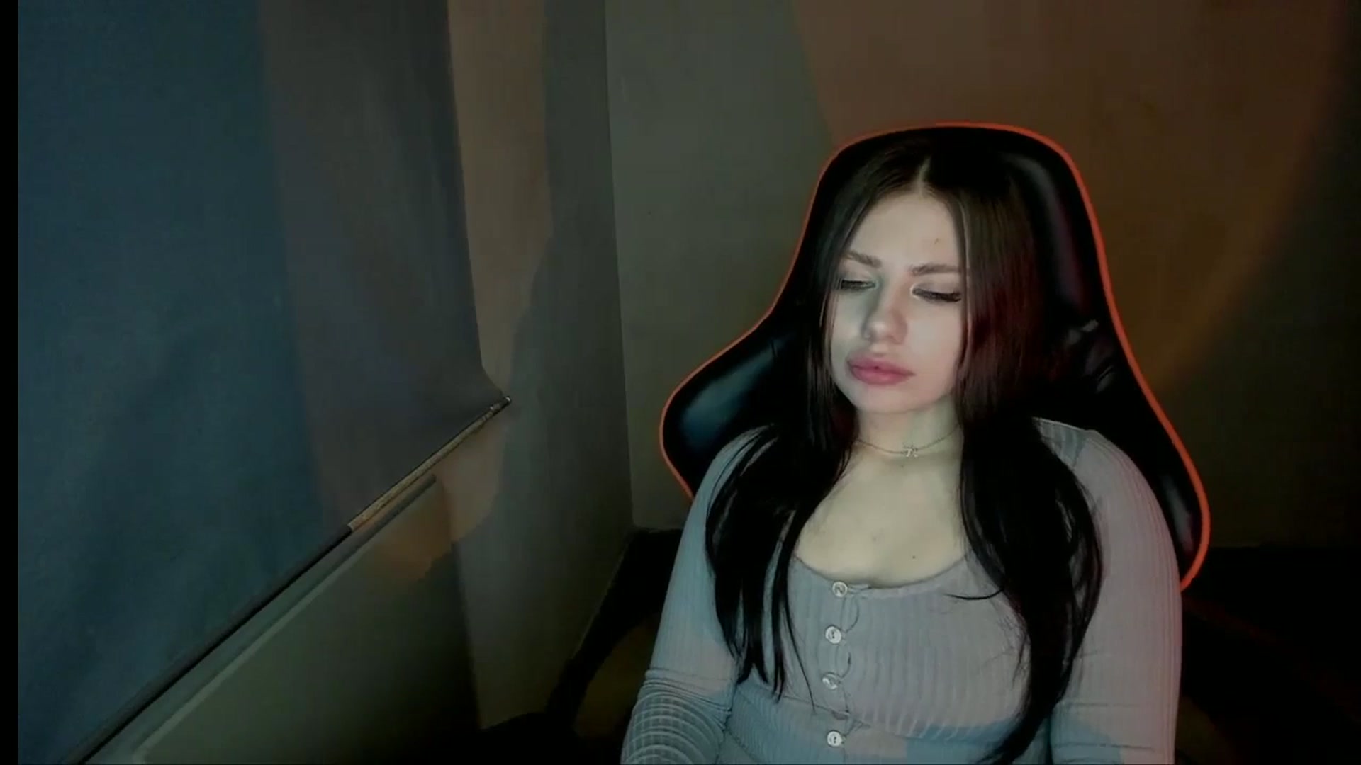 Gallery image thumbnail from FlyingDream's myfreecams stream on, 12/25/2024, 19:44 image 16 of 20