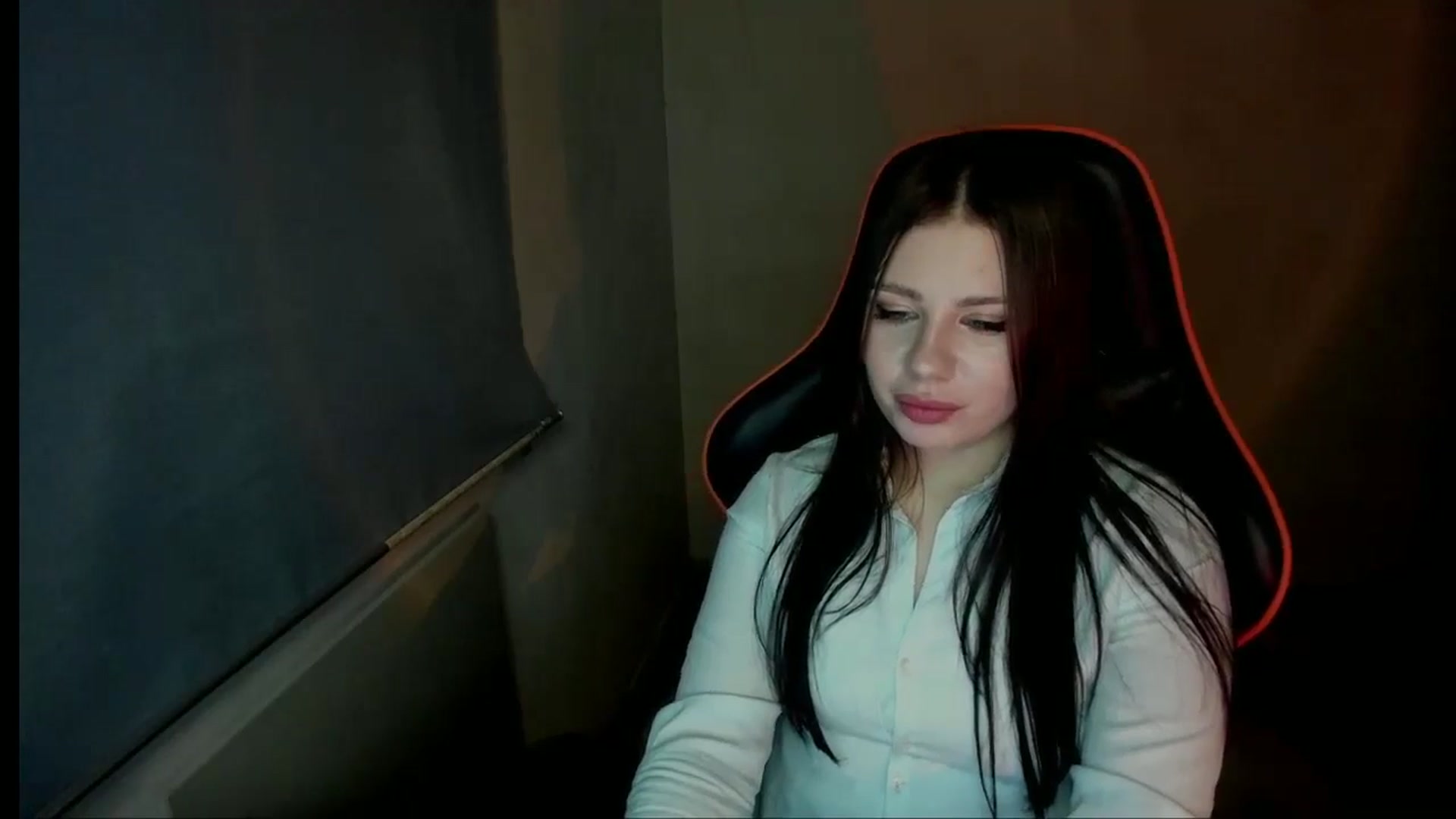 Gallery image thumbnail from FlyingDream's myfreecams stream on, 12/27/2024, 16:33 image 18 of 20