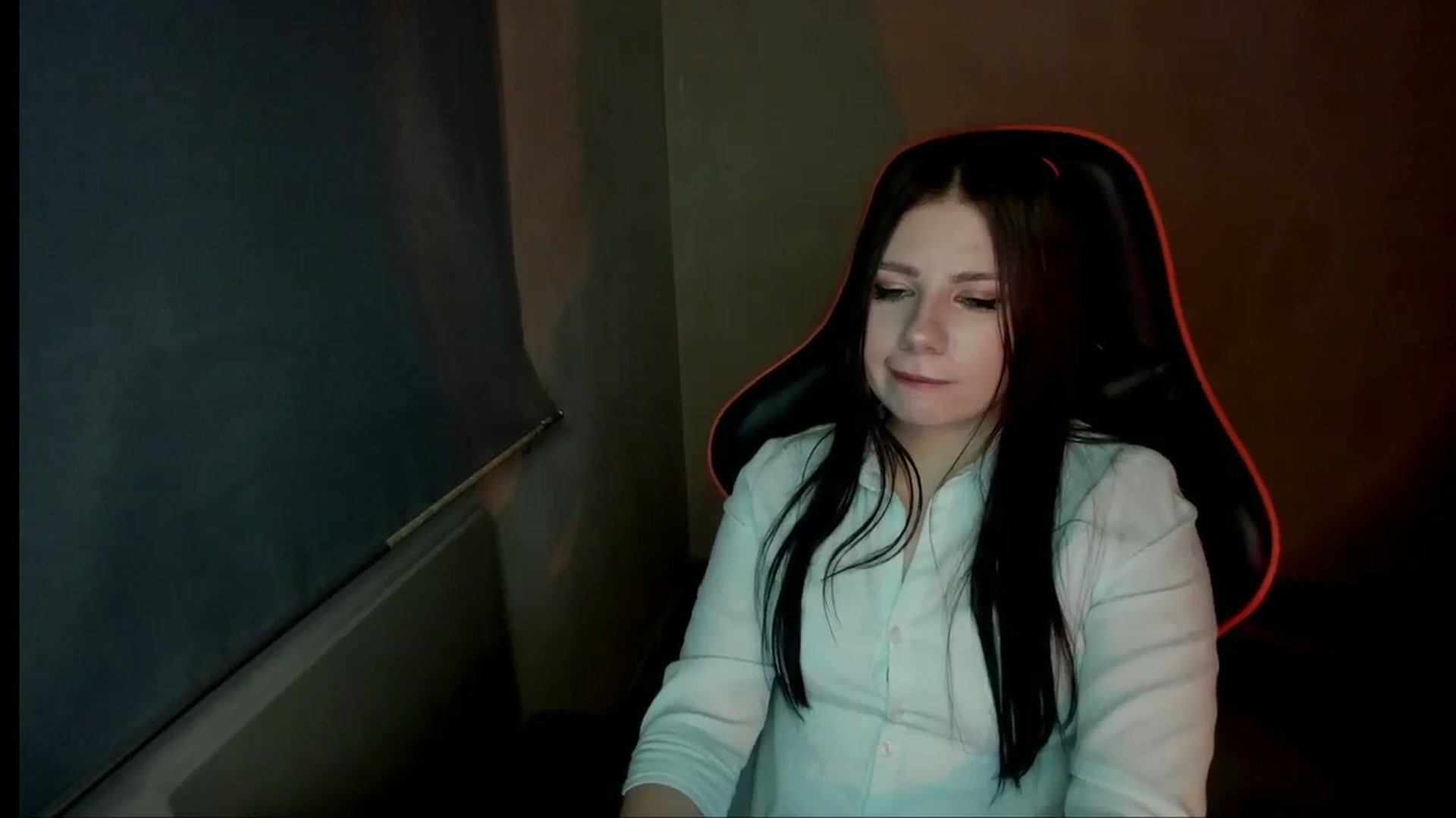 Gallery image thumbnail from FlyingDream's myfreecams stream on, 12/27/2024, 16:33 image 6 of 20