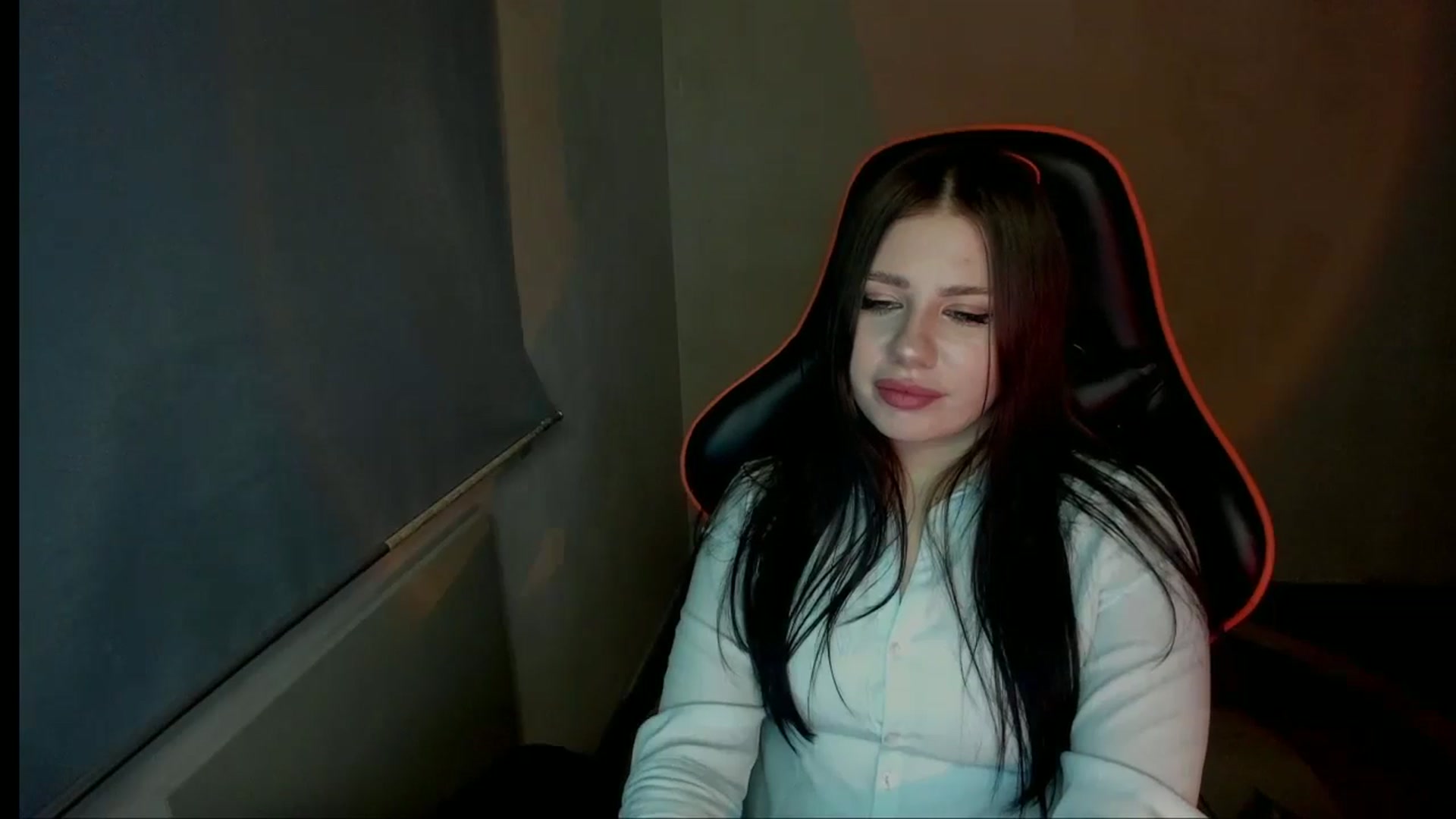 Gallery image thumbnail from FlyingDream's myfreecams stream on, 12/27/2024, 16:33 image 11 of 20