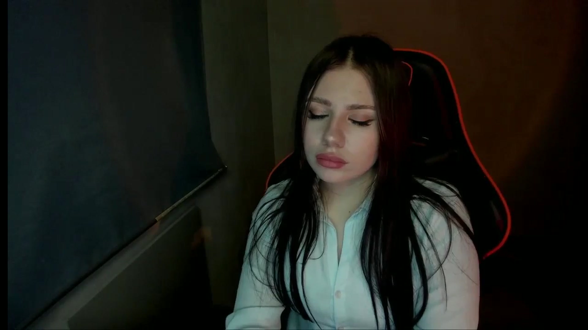 Gallery image thumbnail from FlyingDream's myfreecams stream on, 12/27/2024, 16:33 image 13 of 20
