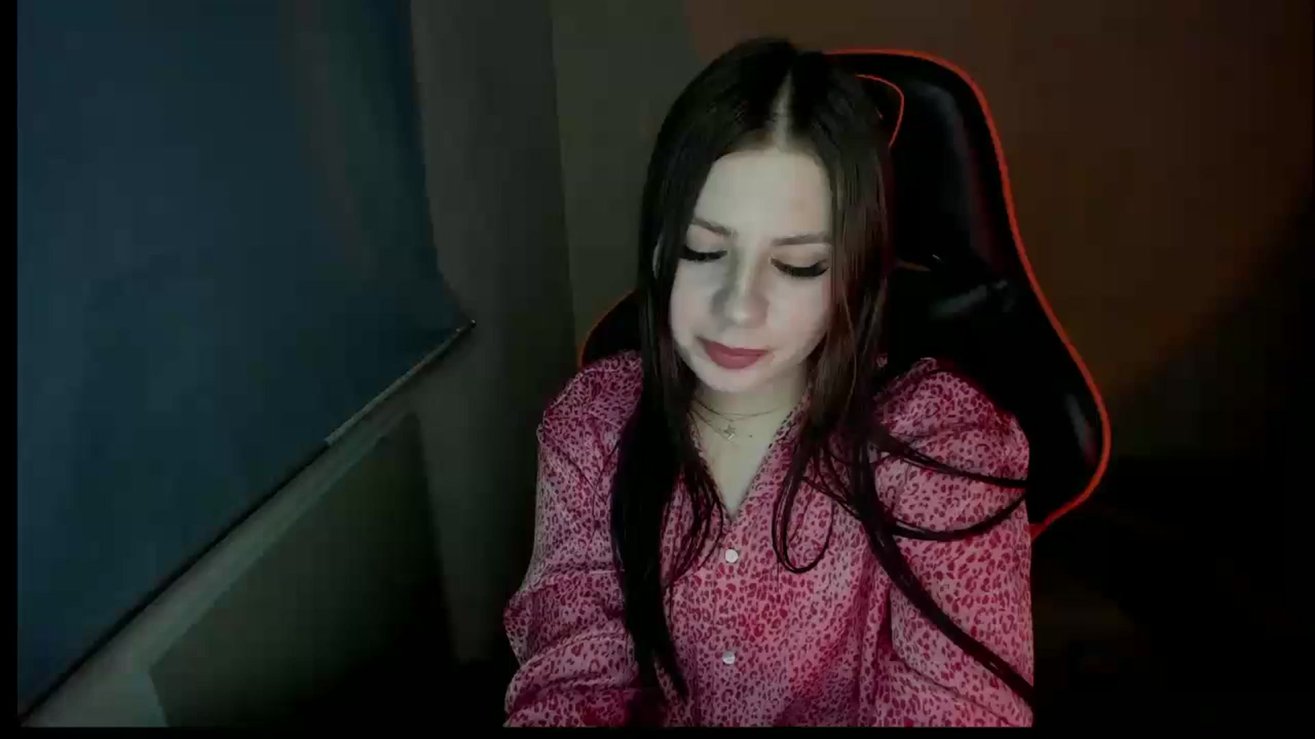 Gallery image thumbnail from FlyingDream's myfreecams stream on, 01/02/2025, 19:06 image 14 of 20