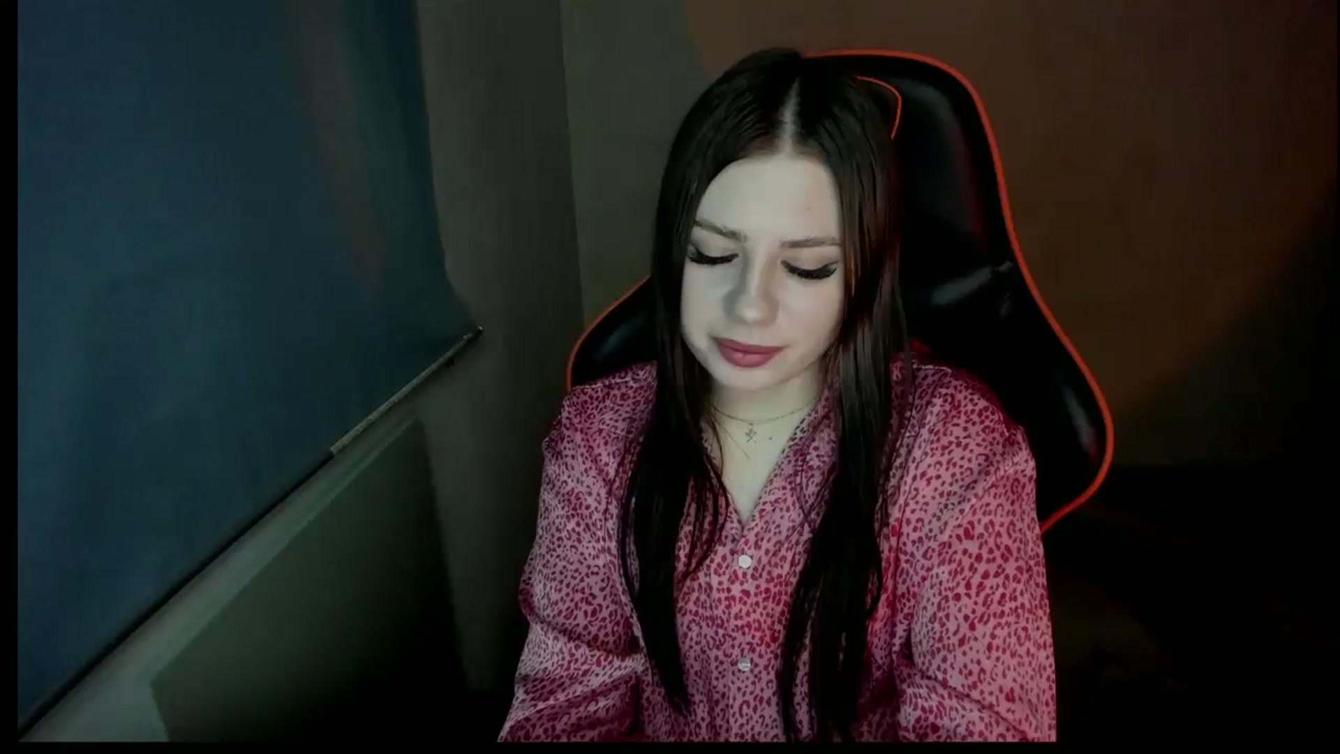 Gallery image thumbnail from FlyingDream's myfreecams stream on, 01/02/2025, 19:06 image 1 of 20