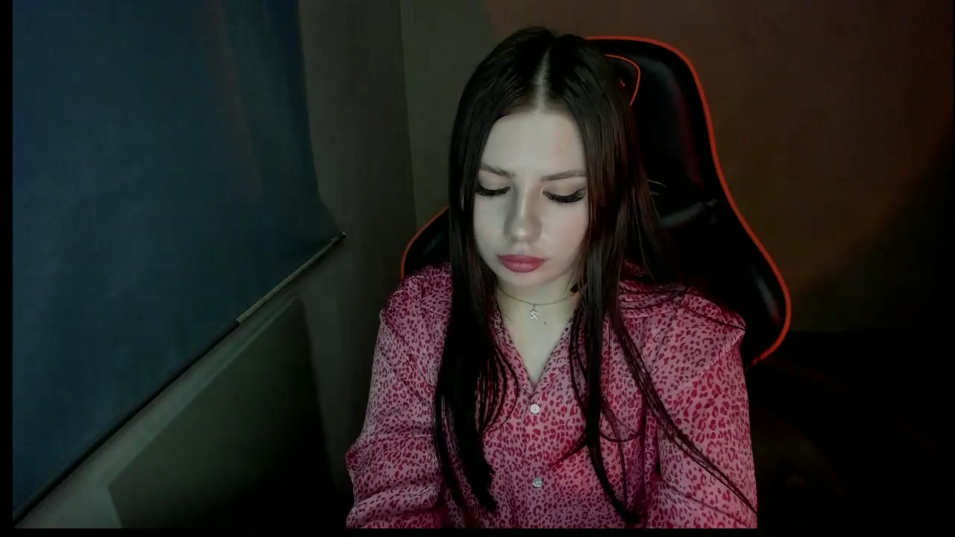 Gallery image thumbnail from FlyingDream's myfreecams stream on, 01/02/2025, 19:06 image 18 of 20