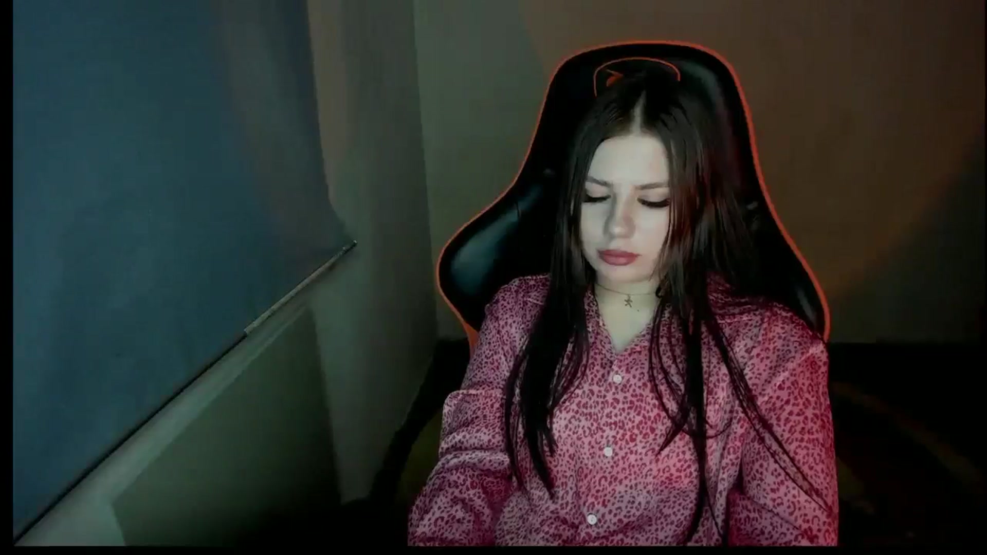 Gallery image thumbnail from FlyingDream's myfreecams stream on, 01/02/2025, 19:06 image 19 of 20