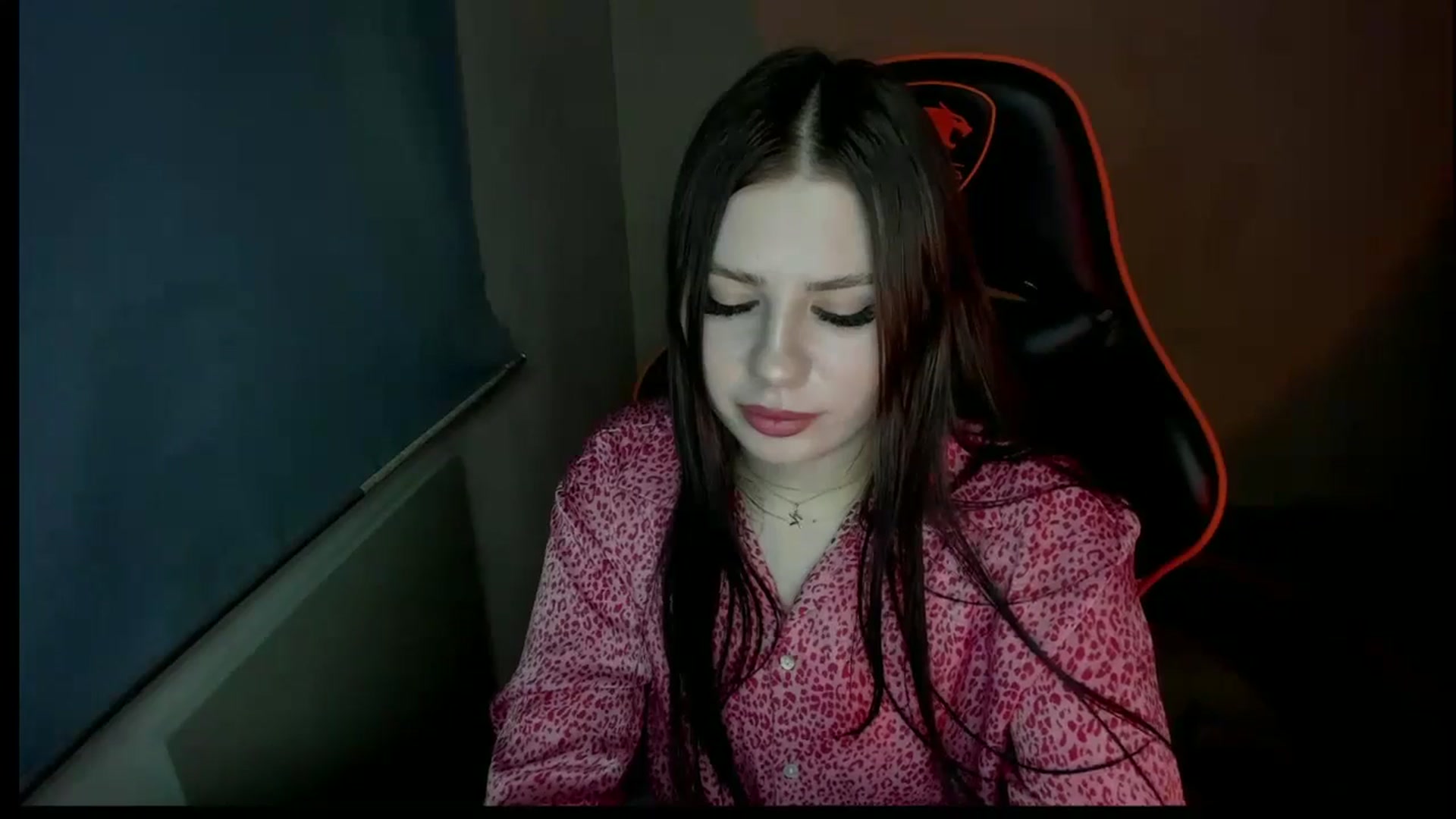 Gallery image thumbnail from FlyingDream's myfreecams stream on, 01/02/2025, 19:06 image 16 of 20