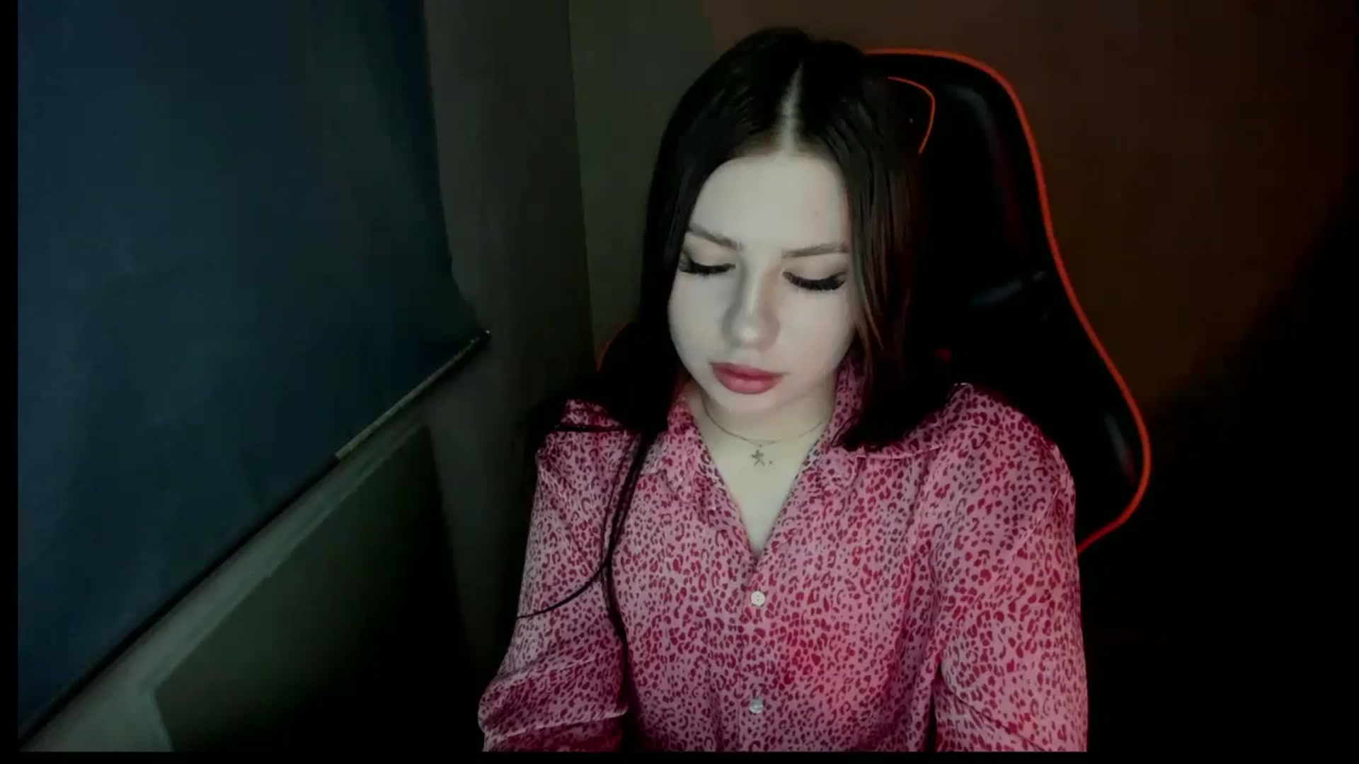 Gallery image thumbnail from FlyingDream's myfreecams stream on, 01/02/2025, 19:06 image 7 of 20