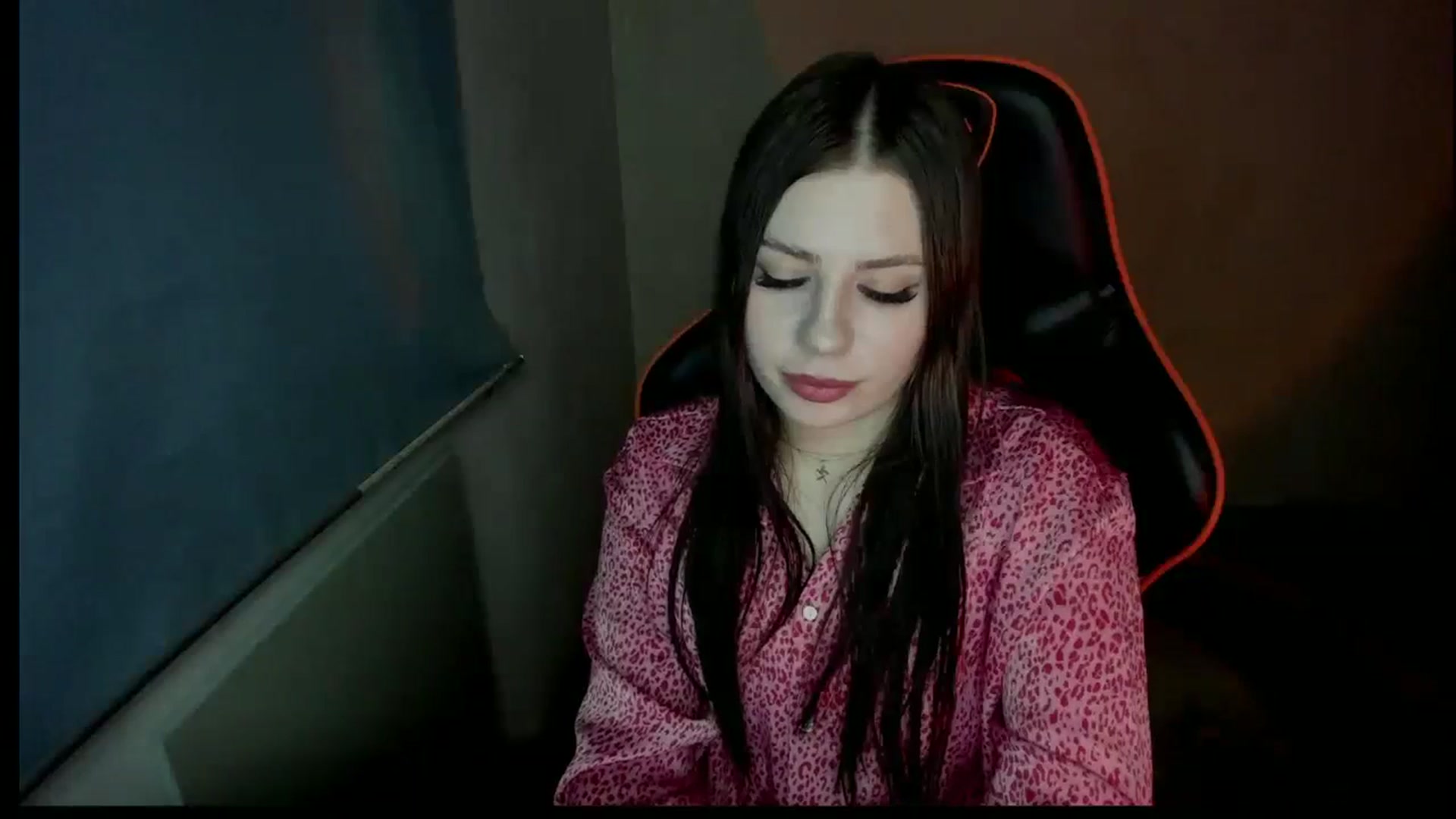 Gallery image thumbnail from FlyingDream's myfreecams stream on, 01/02/2025, 19:06 image 3 of 20
