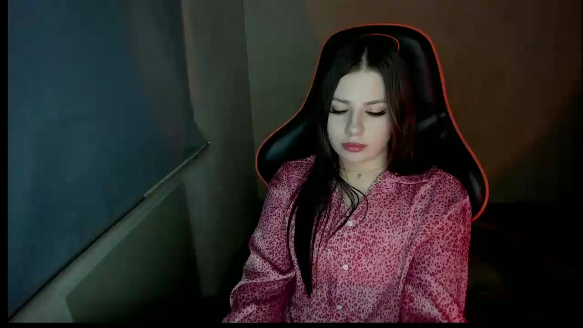 Gallery image thumbnail from FlyingDream's myfreecams stream on, 01/02/2025, 19:06 image 6 of 20