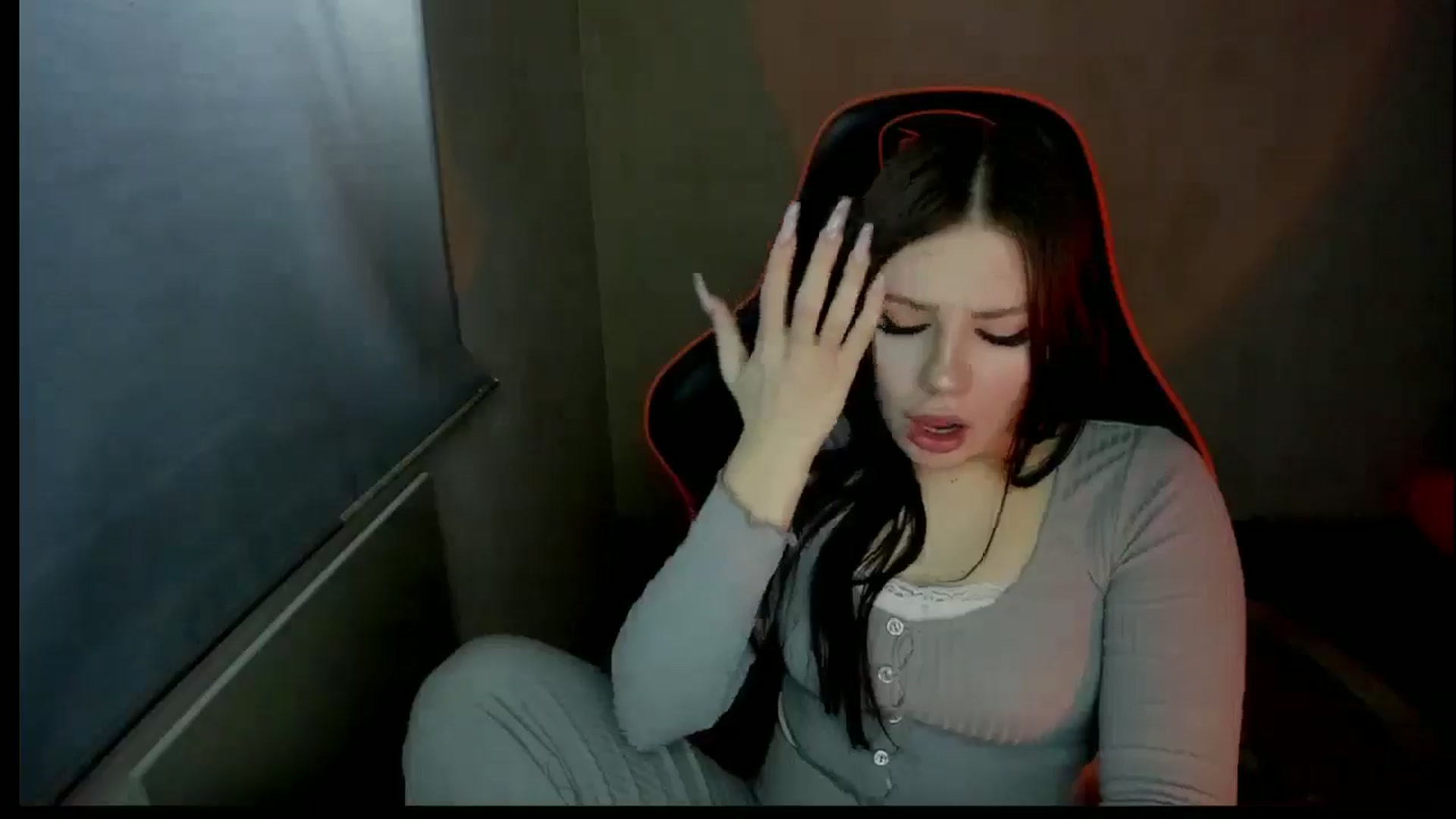 Gallery image thumbnail from FlyingDream's myfreecams stream on, 01/06/2025, 11:57 image 11 of 20