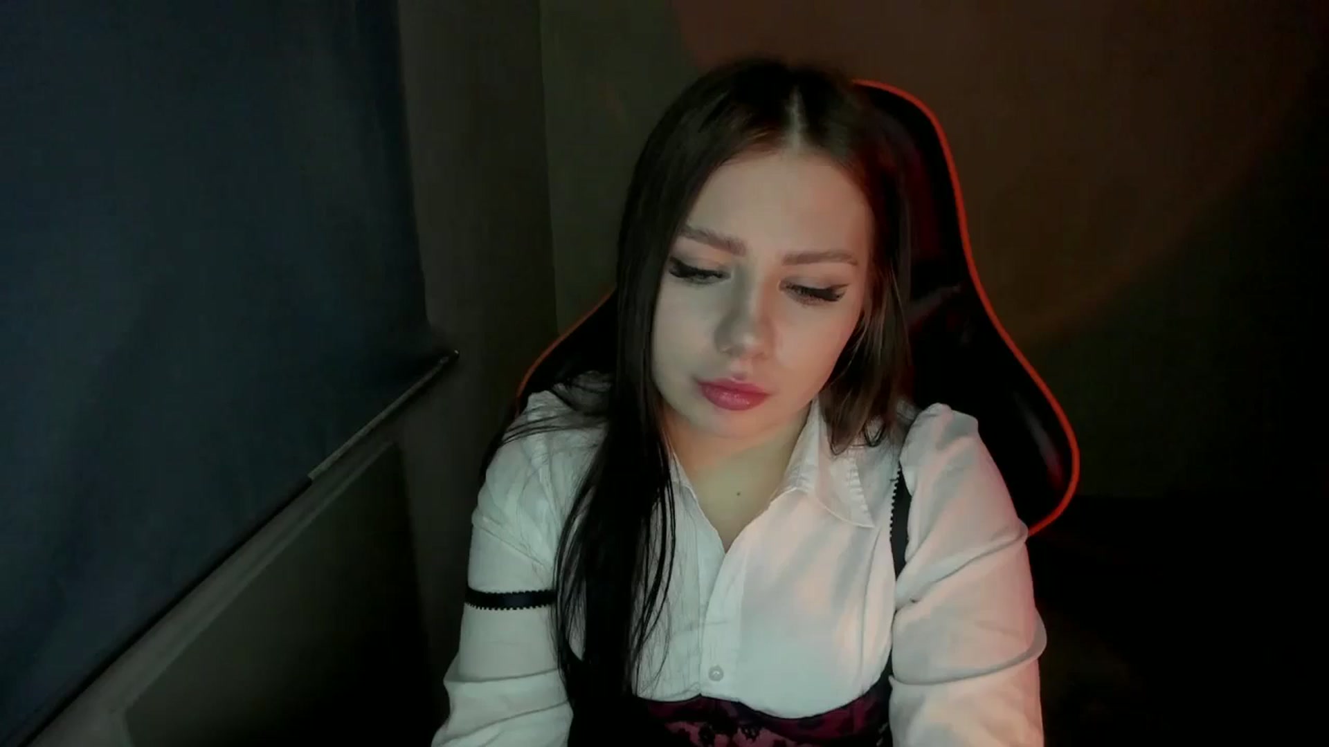 Gallery image thumbnail from FlyingDream's myfreecams stream on, 01/07/2025, 19:49 image 17 of 20