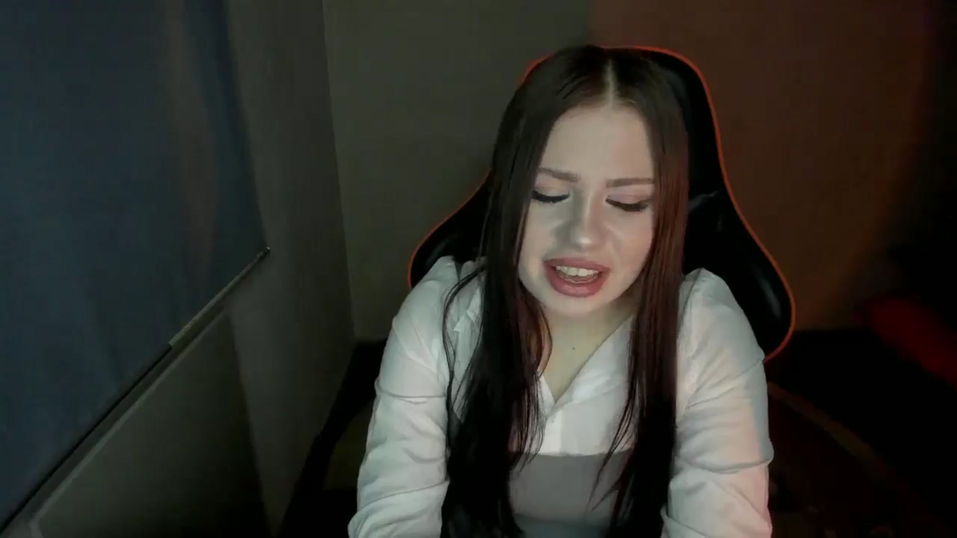 Gallery image thumbnail from FlyingDream's myfreecams stream on, 01/08/2025, 15:05 image 6 of 20